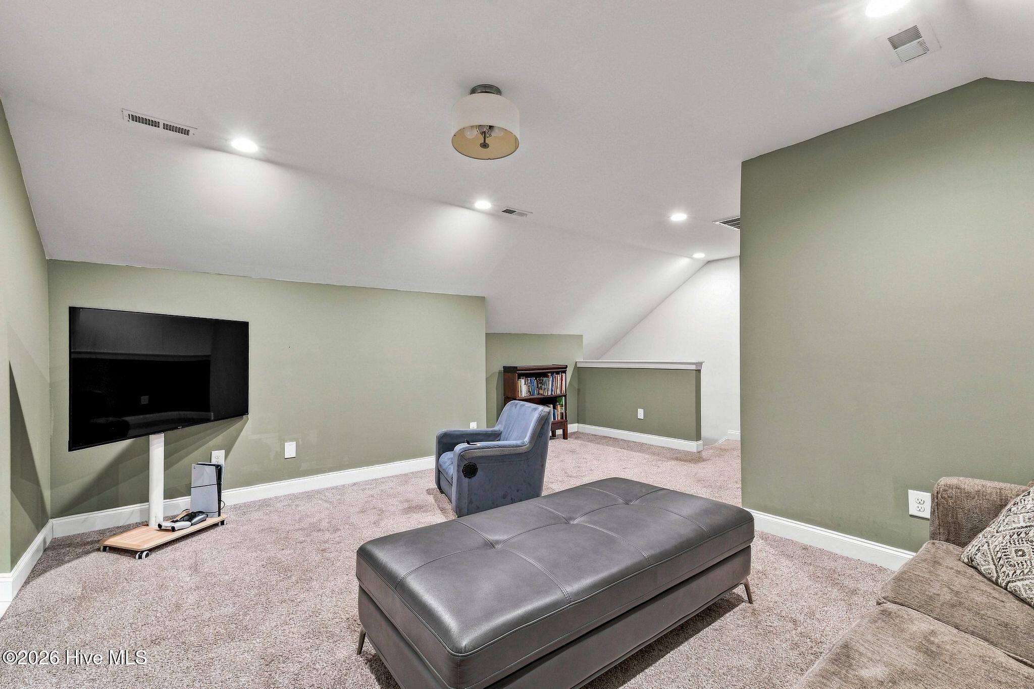 115 Cambridge Lane Property Photo 33