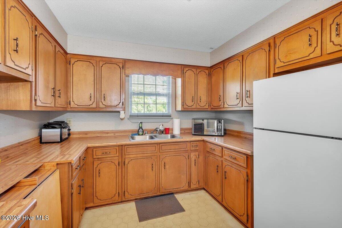 585 E Robinson Avenue Property Photo 13