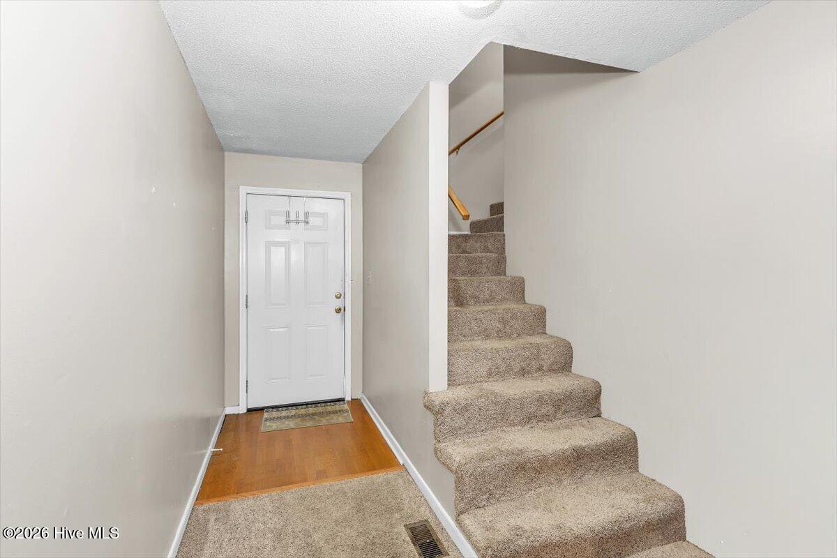 585 E Robinson Avenue Property Photo 15