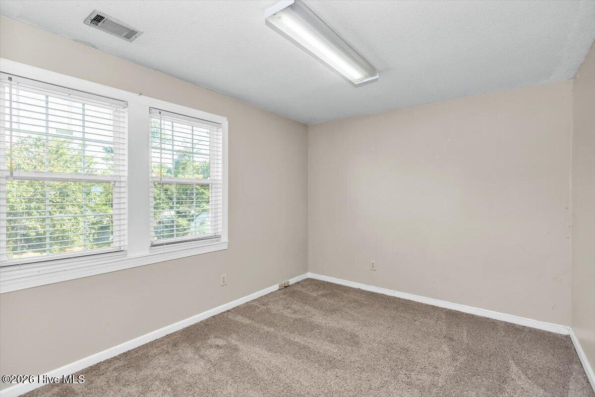 585 E Robinson Avenue Property Photo 17