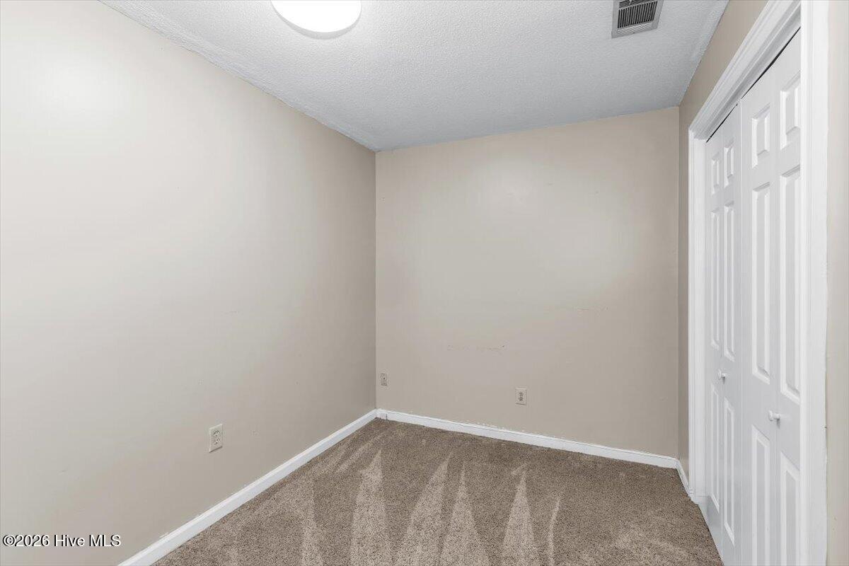 585 E Robinson Avenue Property Photo 18