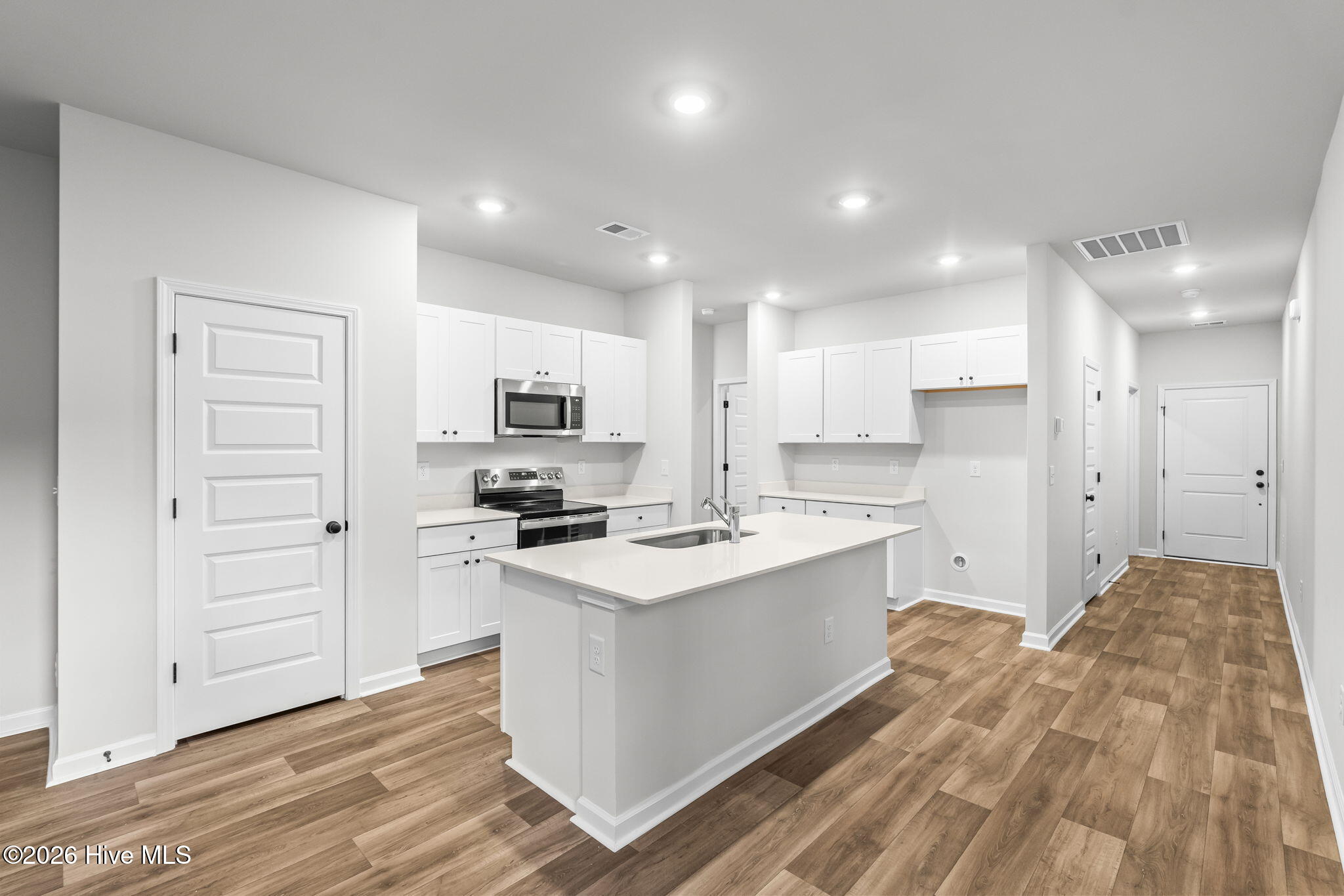 1037 Harbor Drive Property Photo 8
