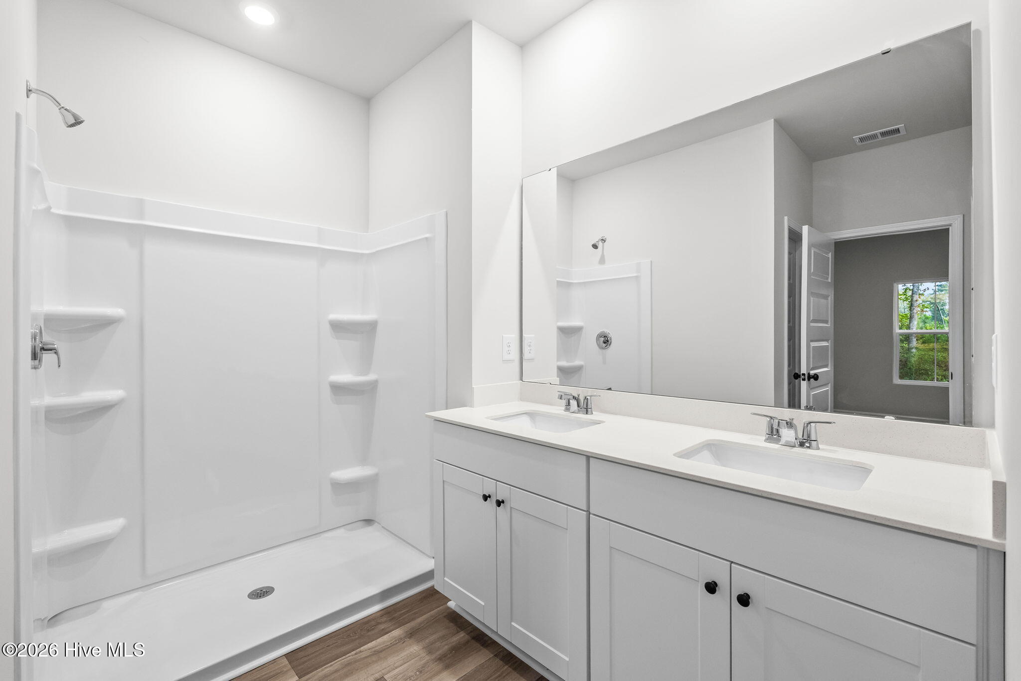 1037 Harbor Drive Property Photo 14