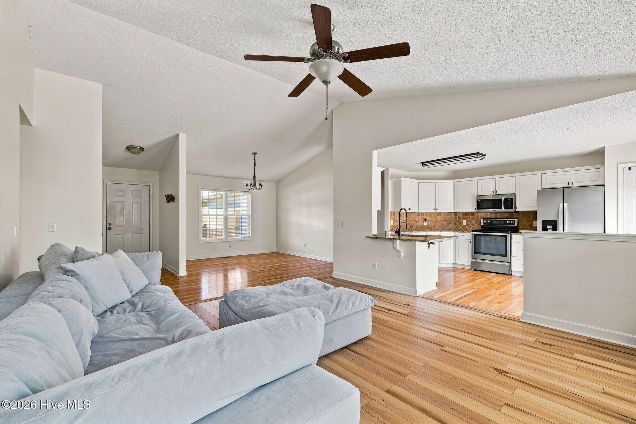 204 Savannah Garden Drive Property Photo 7