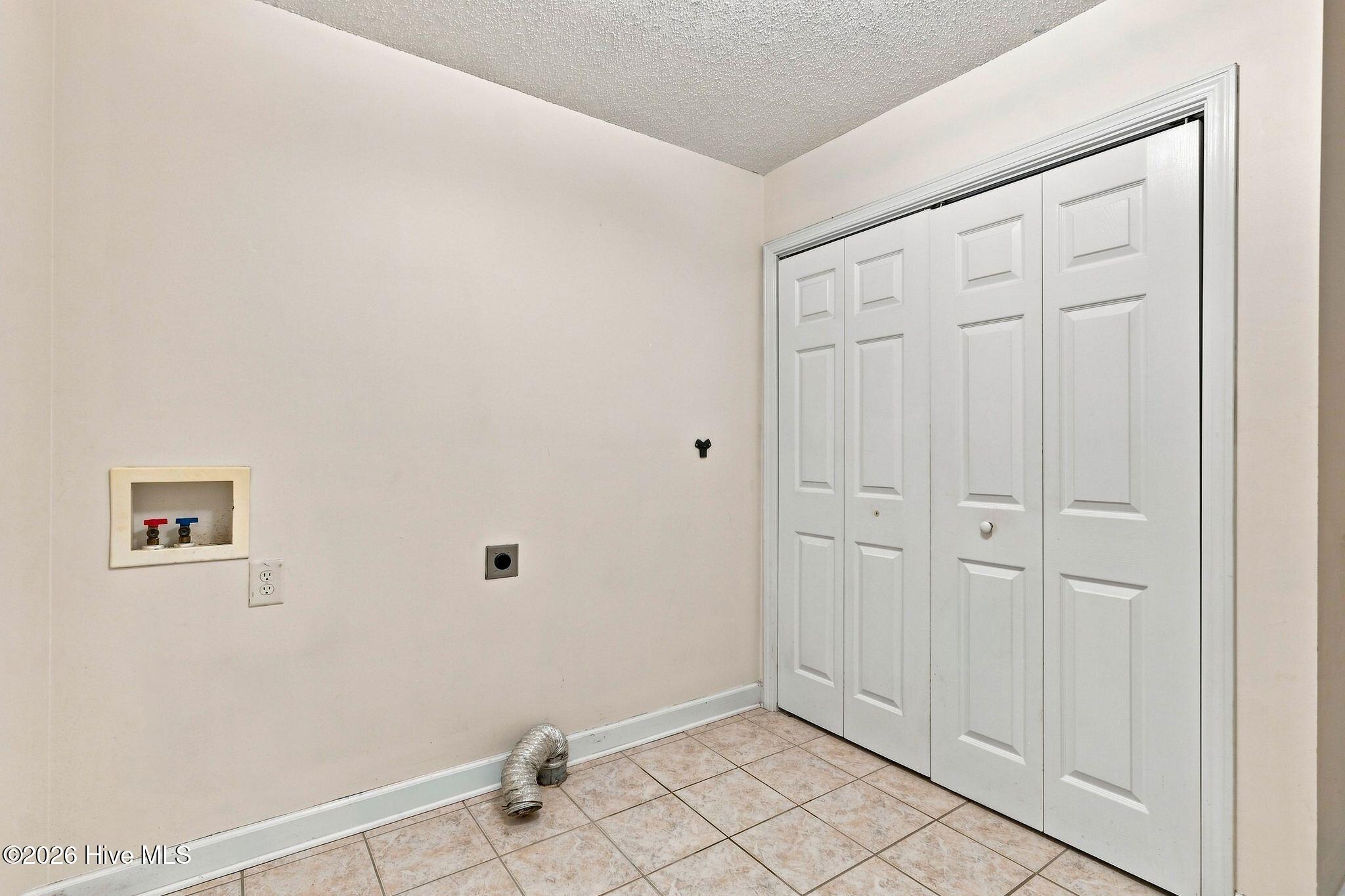204 Savannah Garden Drive Property Photo 28