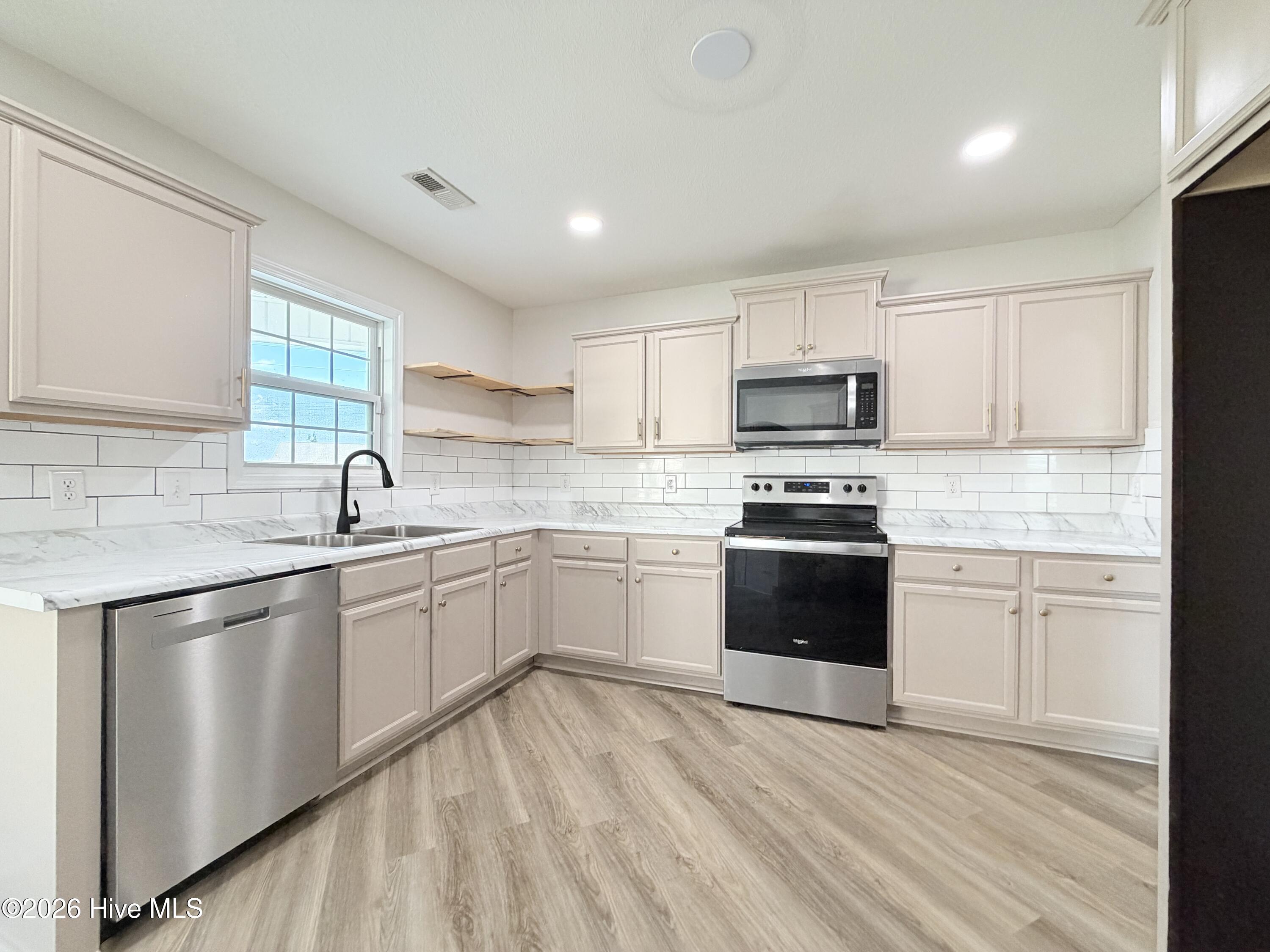 107 Cavalier Drive Property Photo 10
