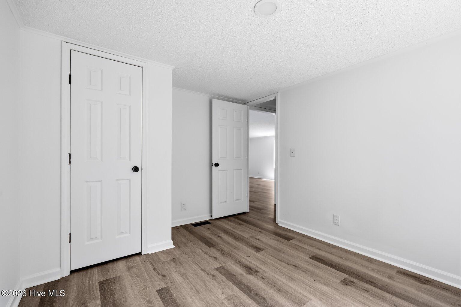 410 Pond View Circle Property Photo 11