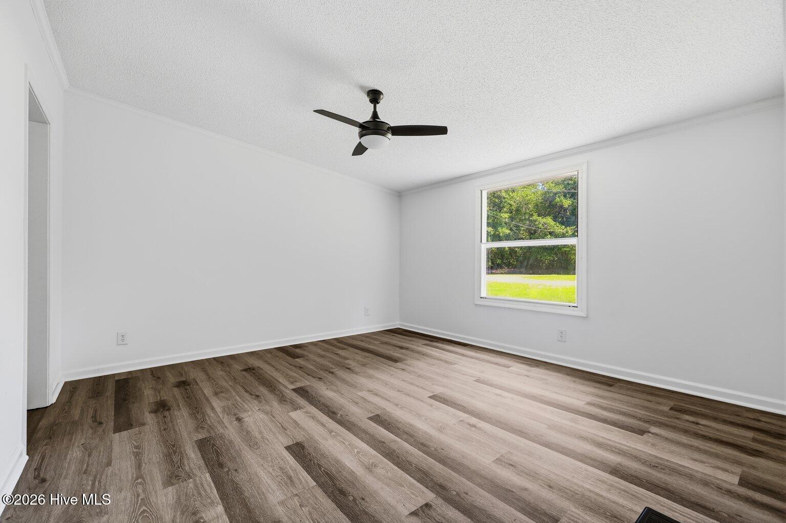 410 Pond View Circle Property Photo 13