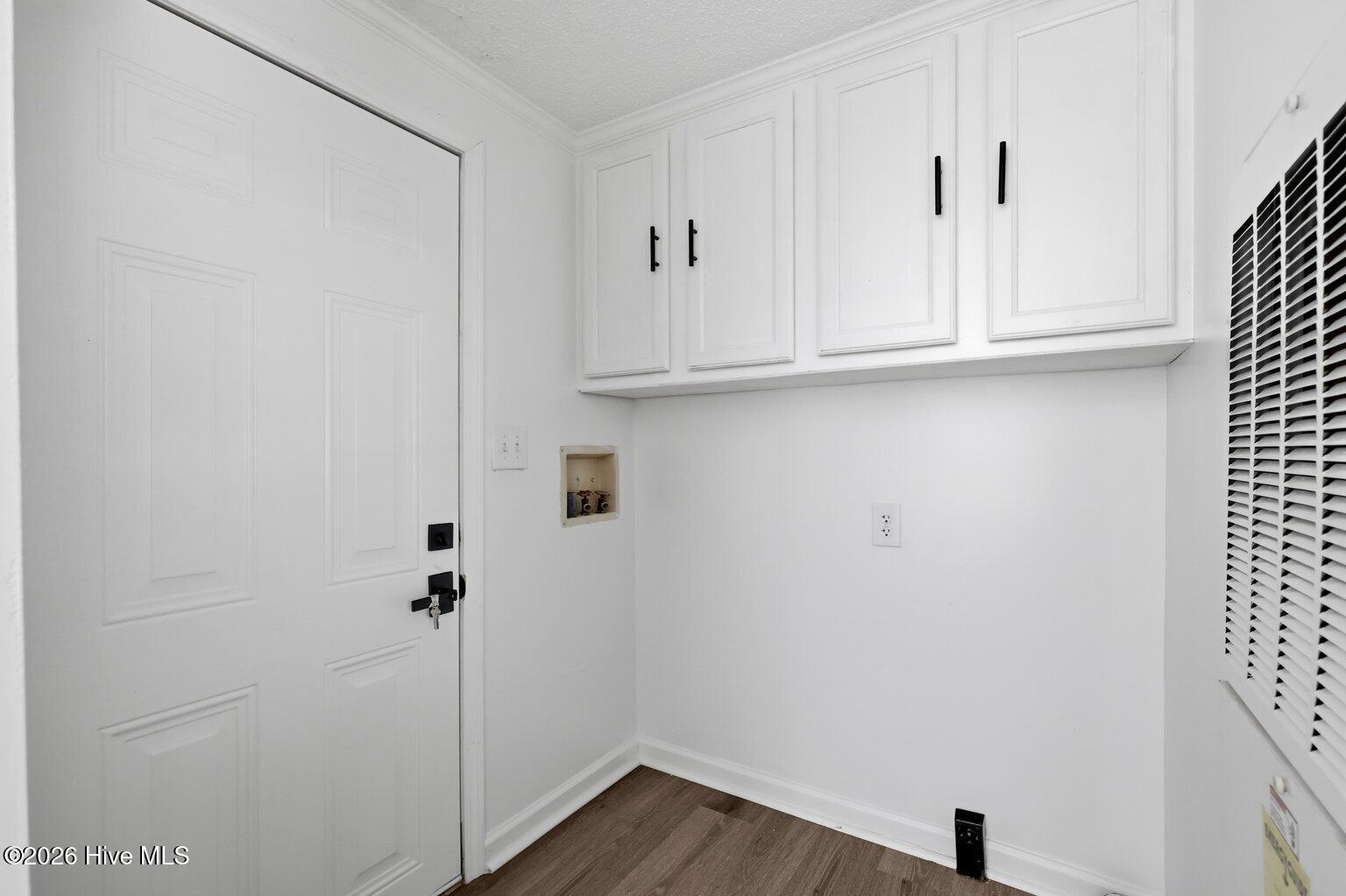410 Pond View Circle Property Photo 14