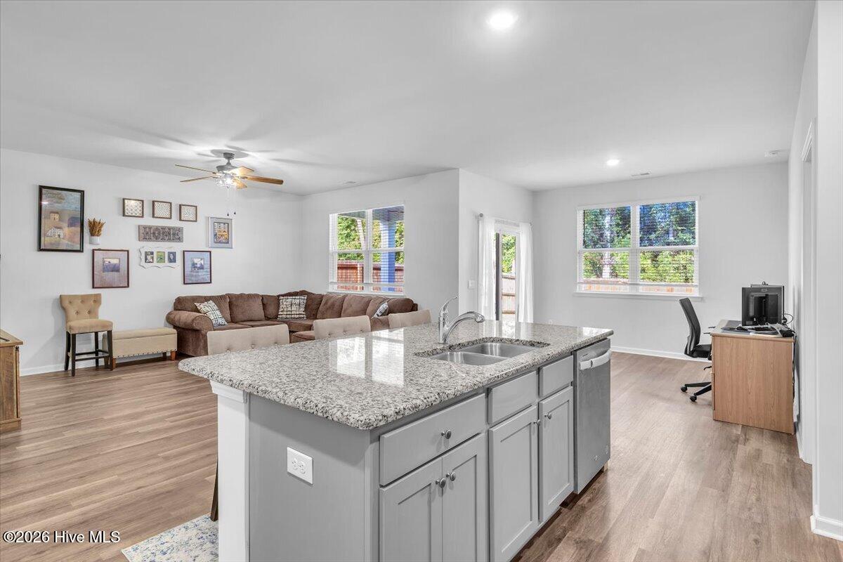 1617 Meridian Forest Drive Se Property Photo 8