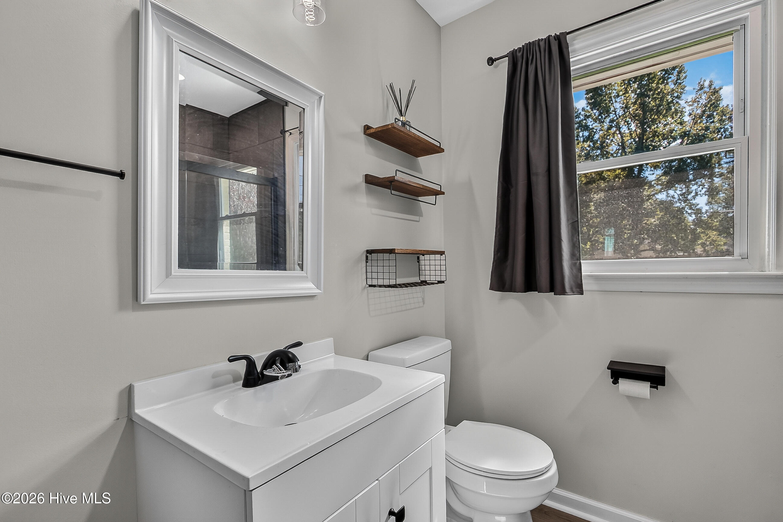 305 White Oak Street Property Photo 19