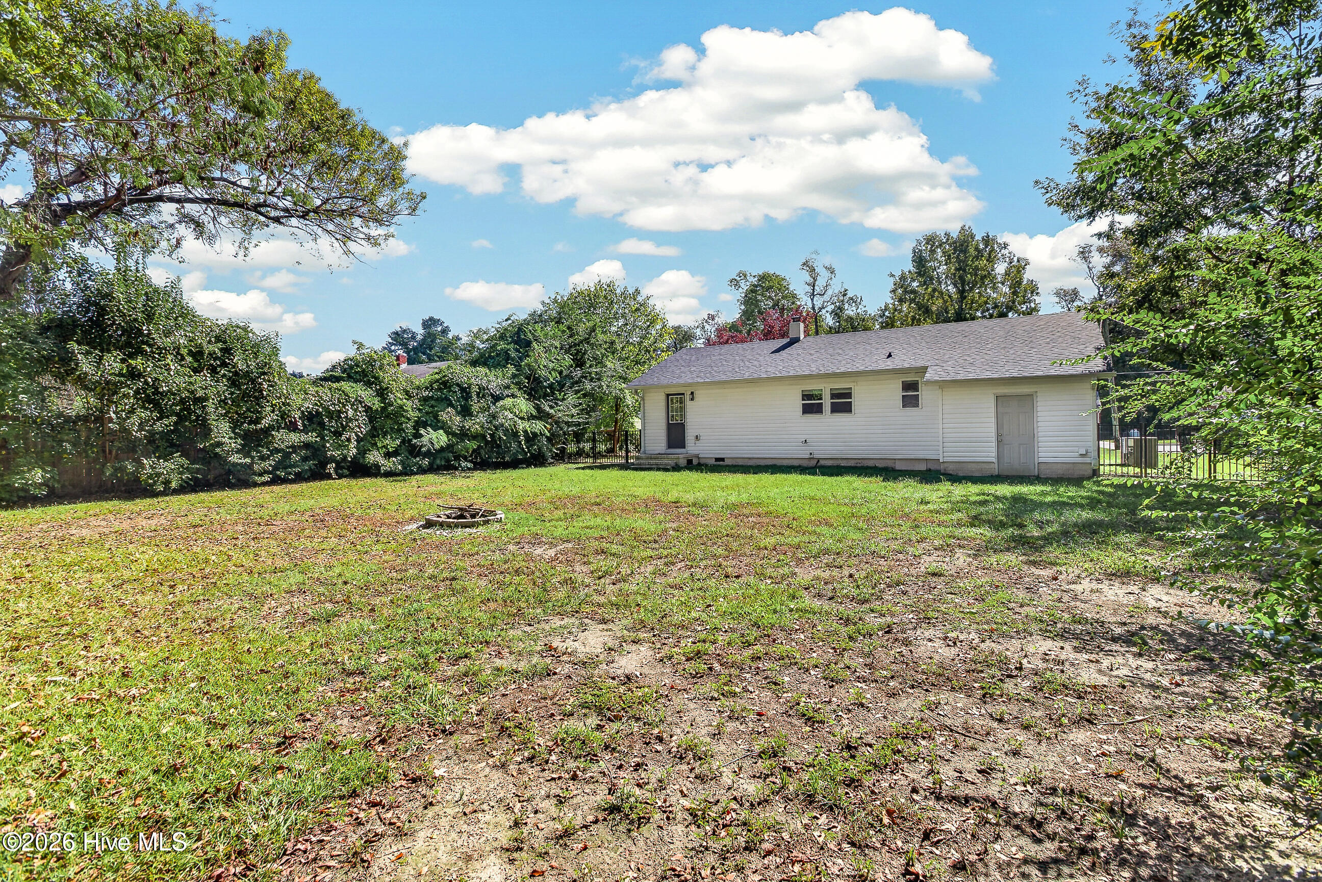 305 White Oak Street Property Photo 24