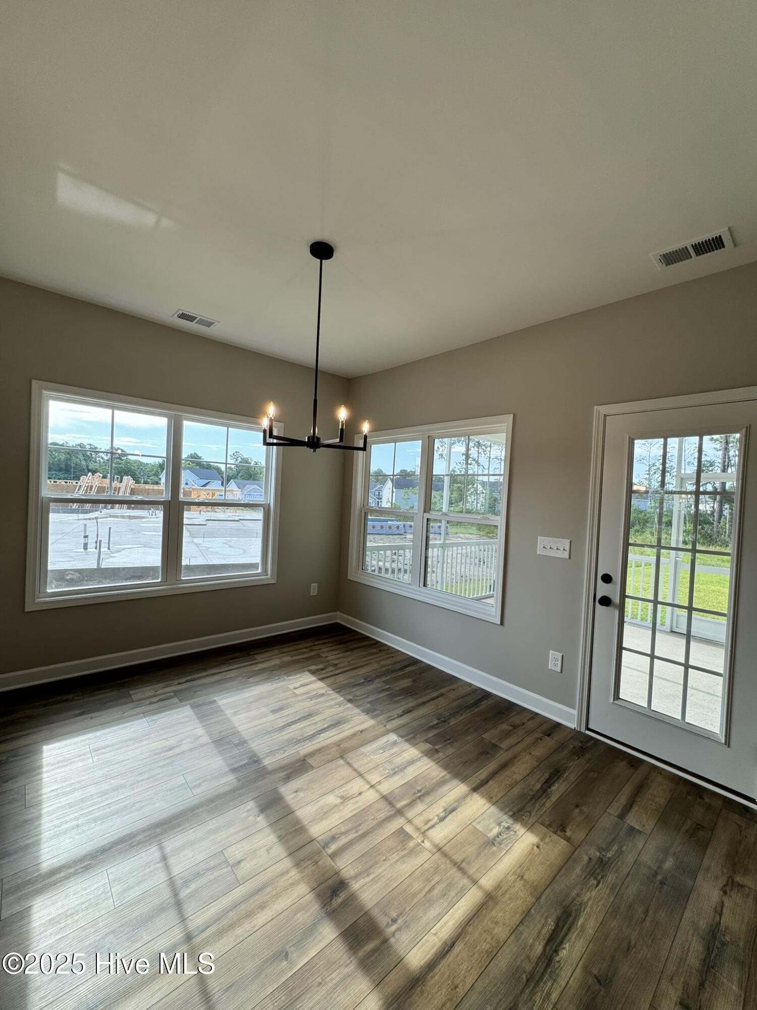 2729 Longleaf Pine Circle Property Photo 9