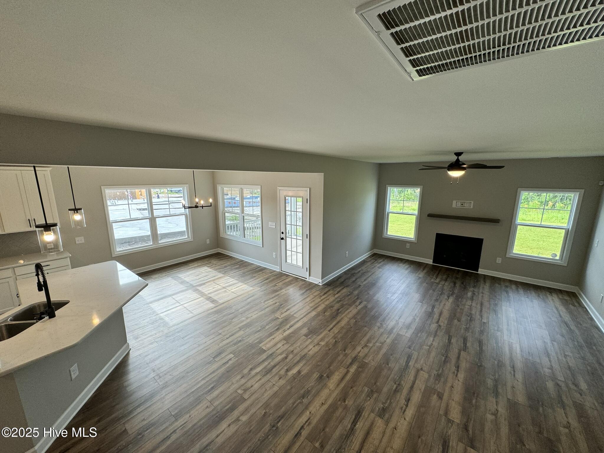 2729 Longleaf Pine Circle Property Photo 11