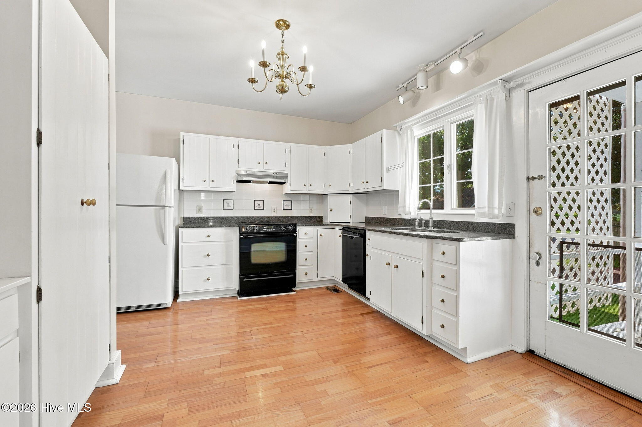 311 Johnson Street Property Photo 19