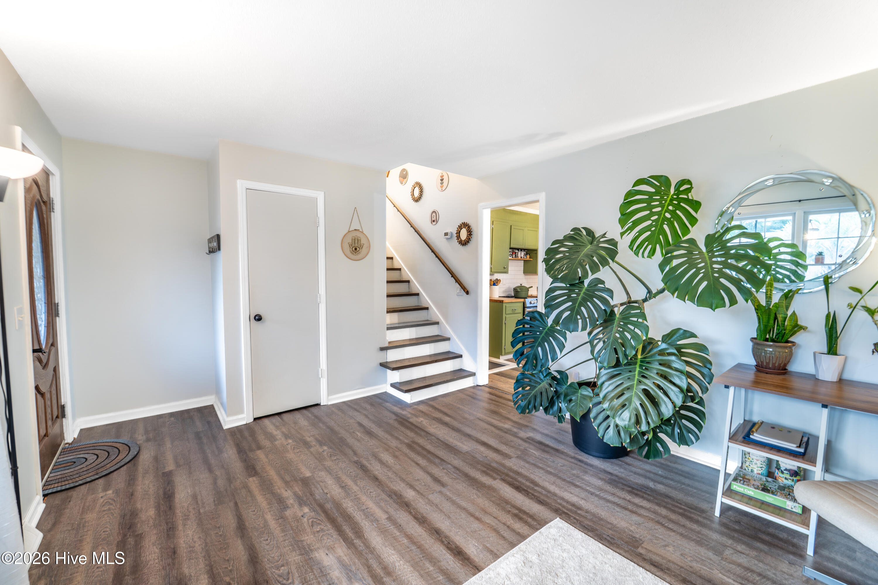712 Yulan Drive Property Photo 3