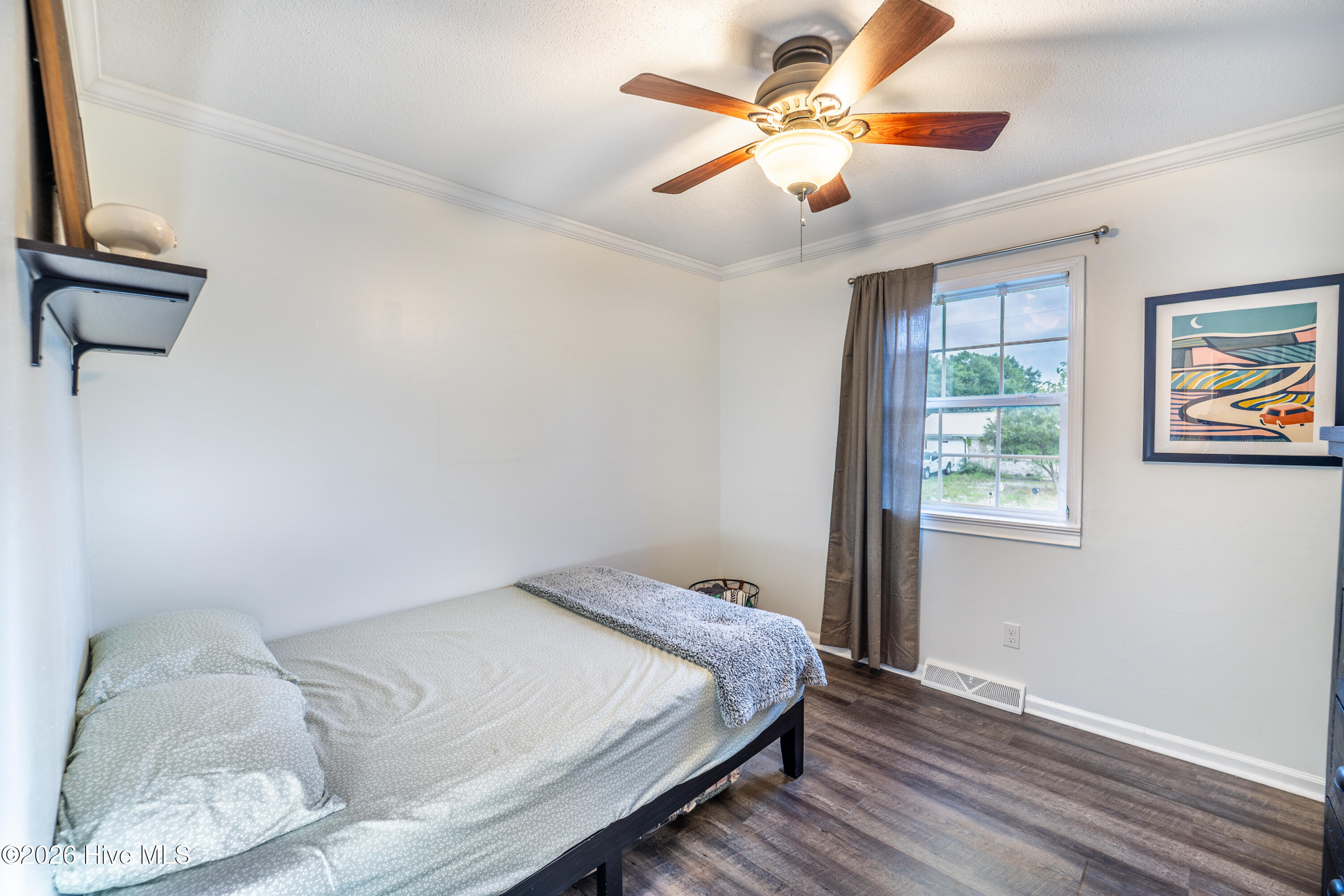 712 Yulan Drive Property Photo 18