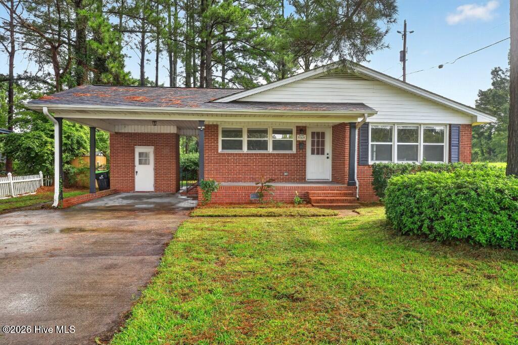 2400 N Hills Drive Property Photo 1