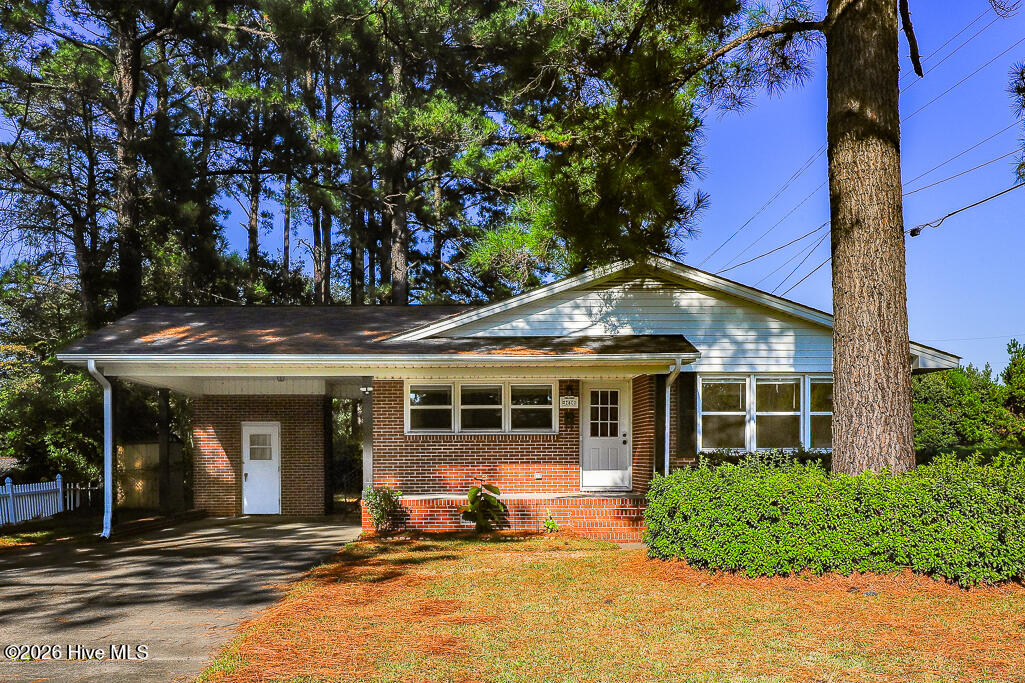 2400 N Hills Drive Property Photo 1