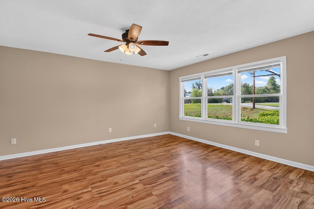 2400 N Hills Drive Property Photo 3