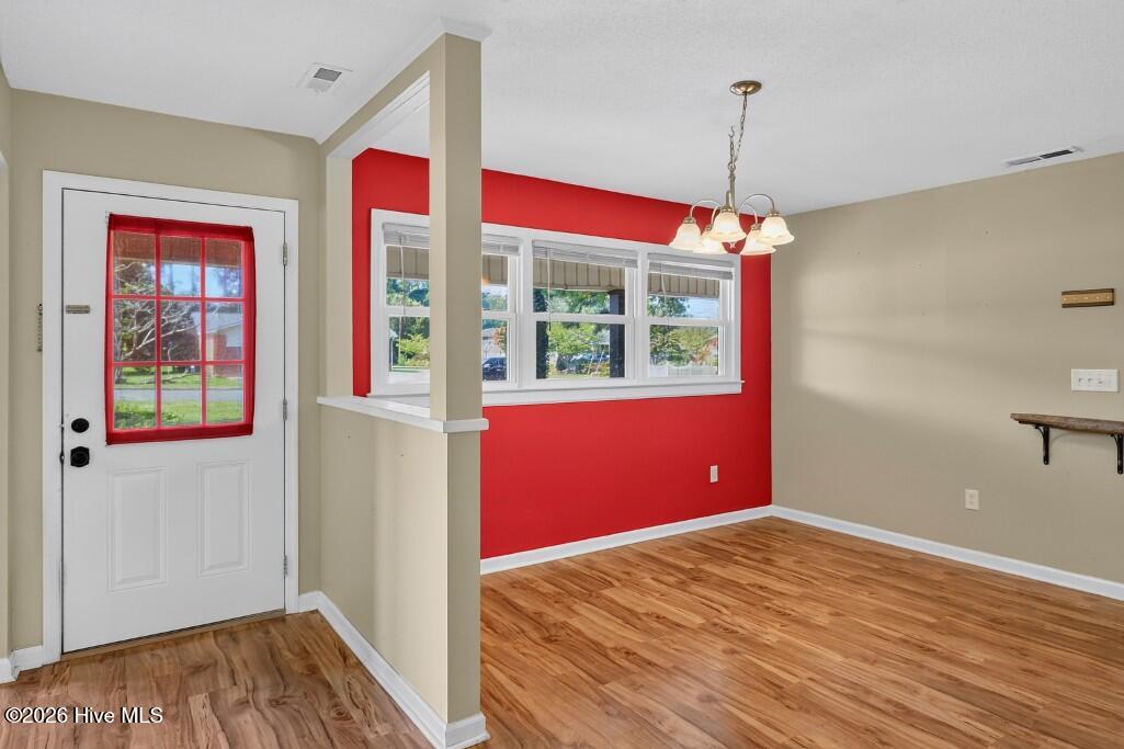 2400 N Hills Drive Property Photo 3