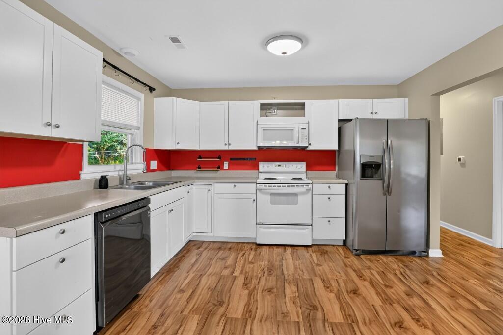 2400 N Hills Drive Property Photo 5
