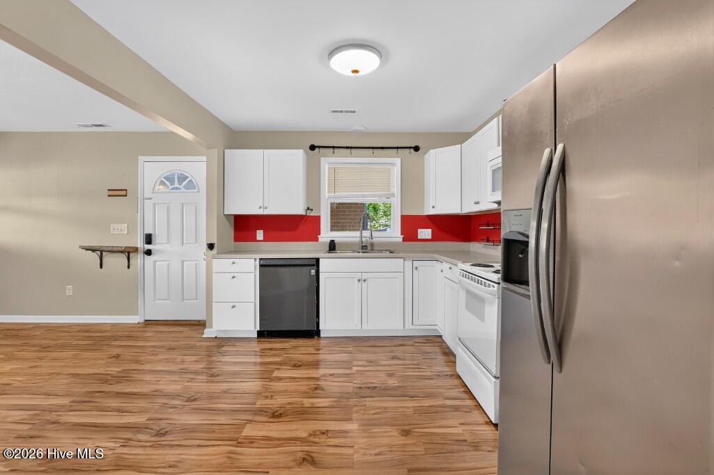 2400 N Hills Drive Property Photo 9
