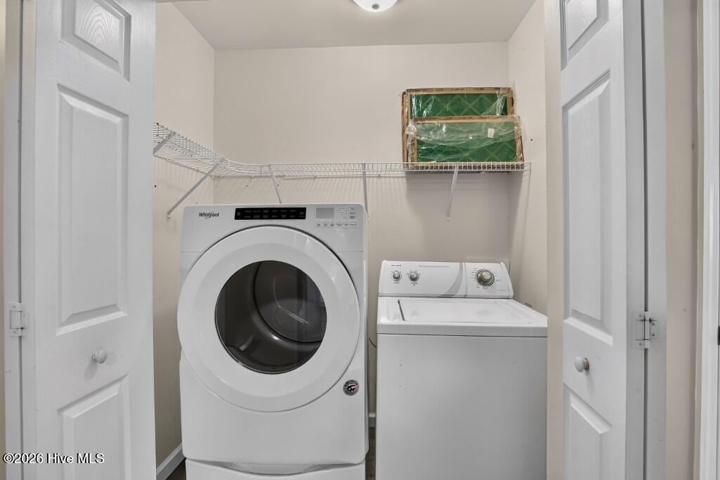 2400 N Hills Drive Property Photo 20