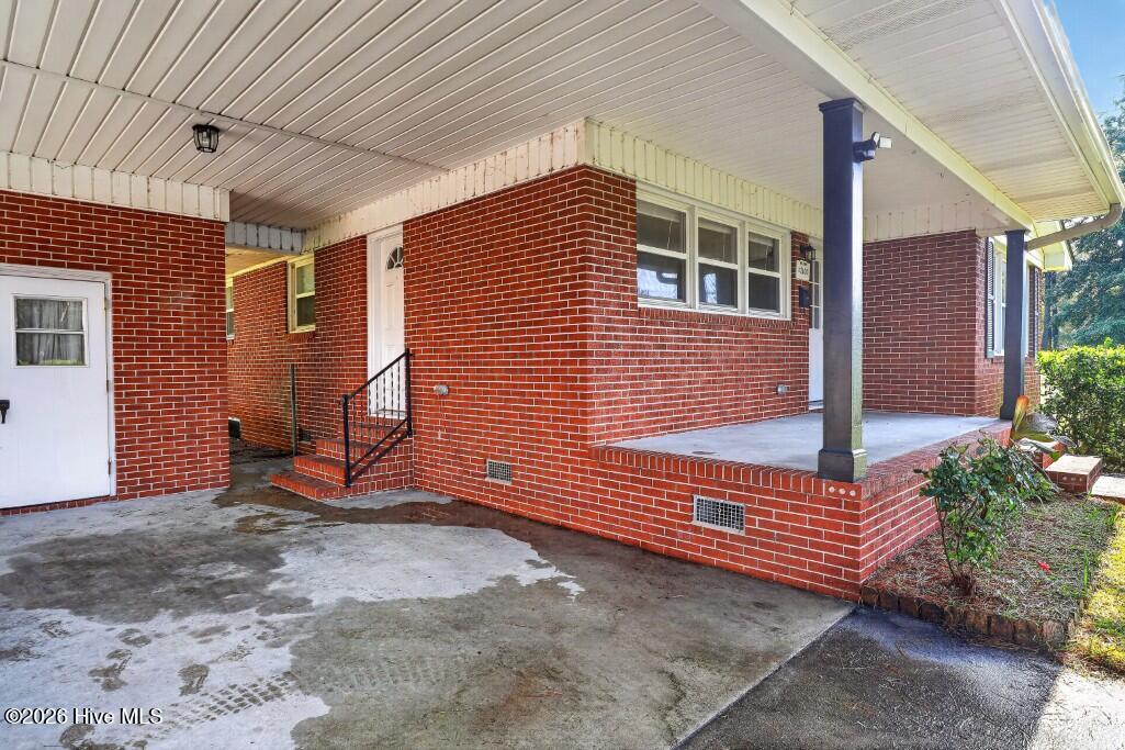 2400 N Hills Drive Property Photo 23