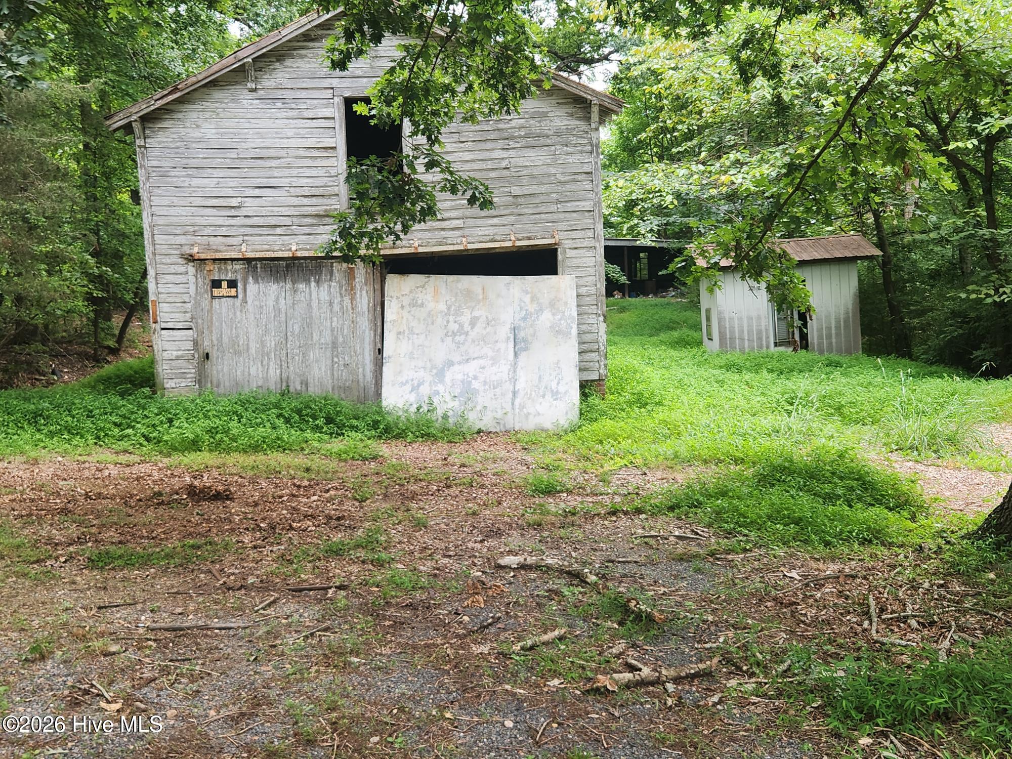 1610 E Salisbury Street Property Photo 8