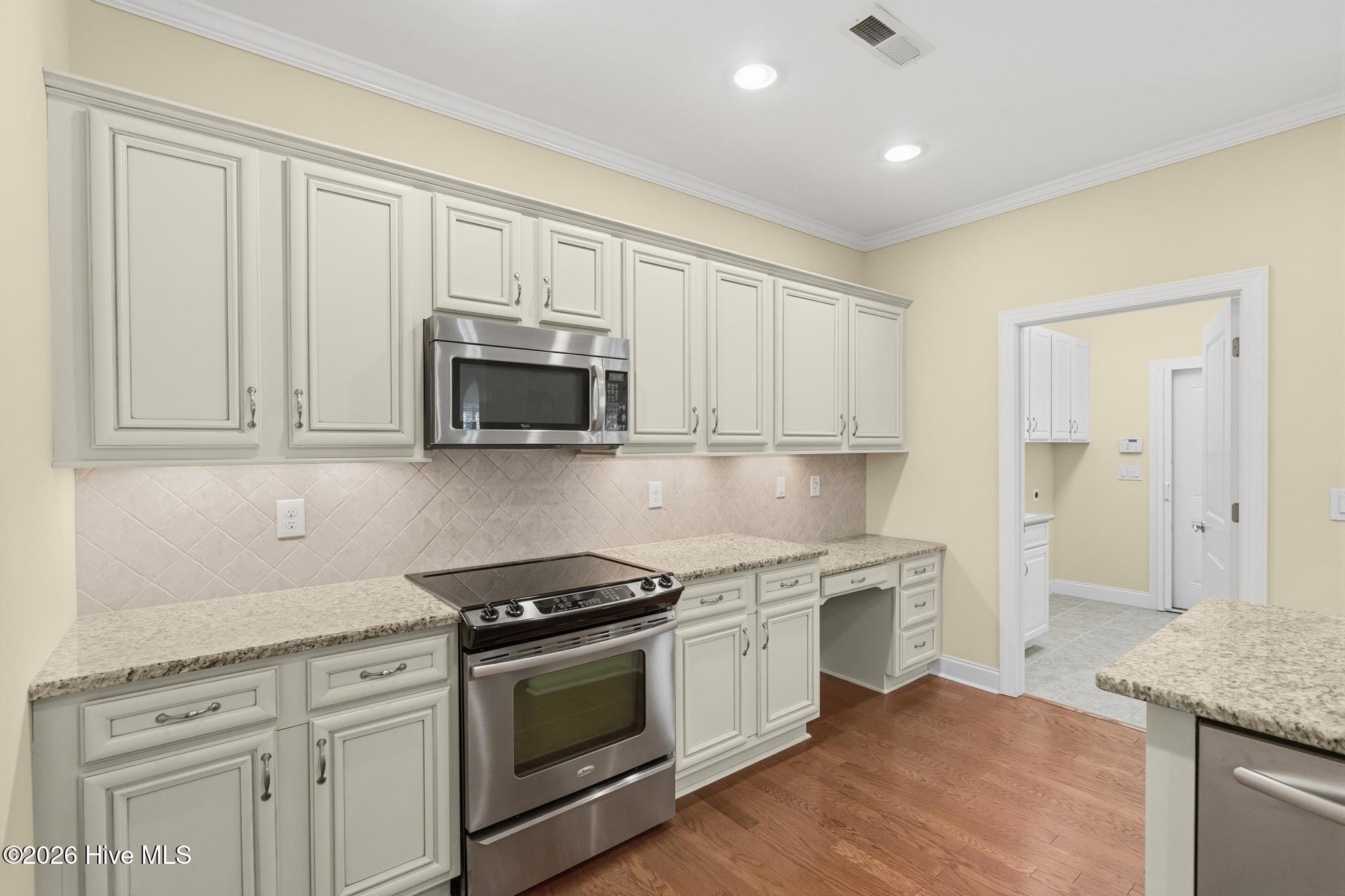 3769 Anslow Drive Property Photo 13