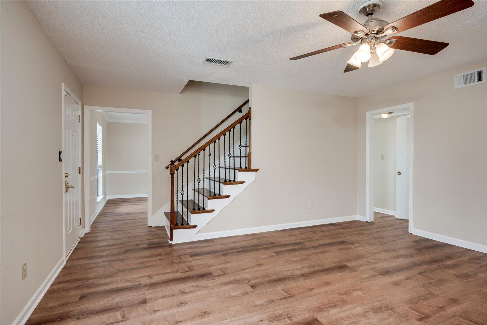 2214 Pleasant Drive Property Photo 6