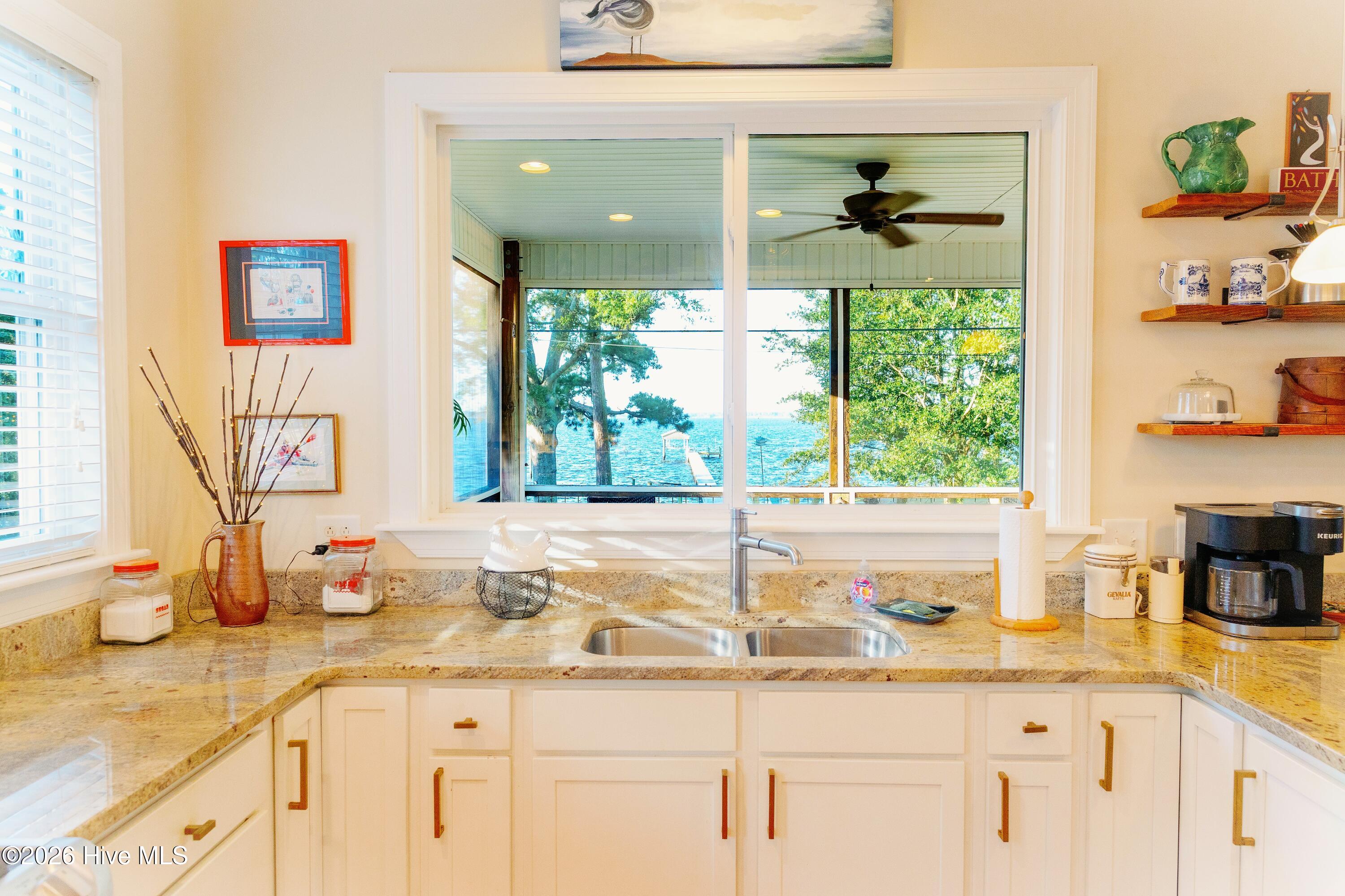 998 Bayview Road Property Photo 13