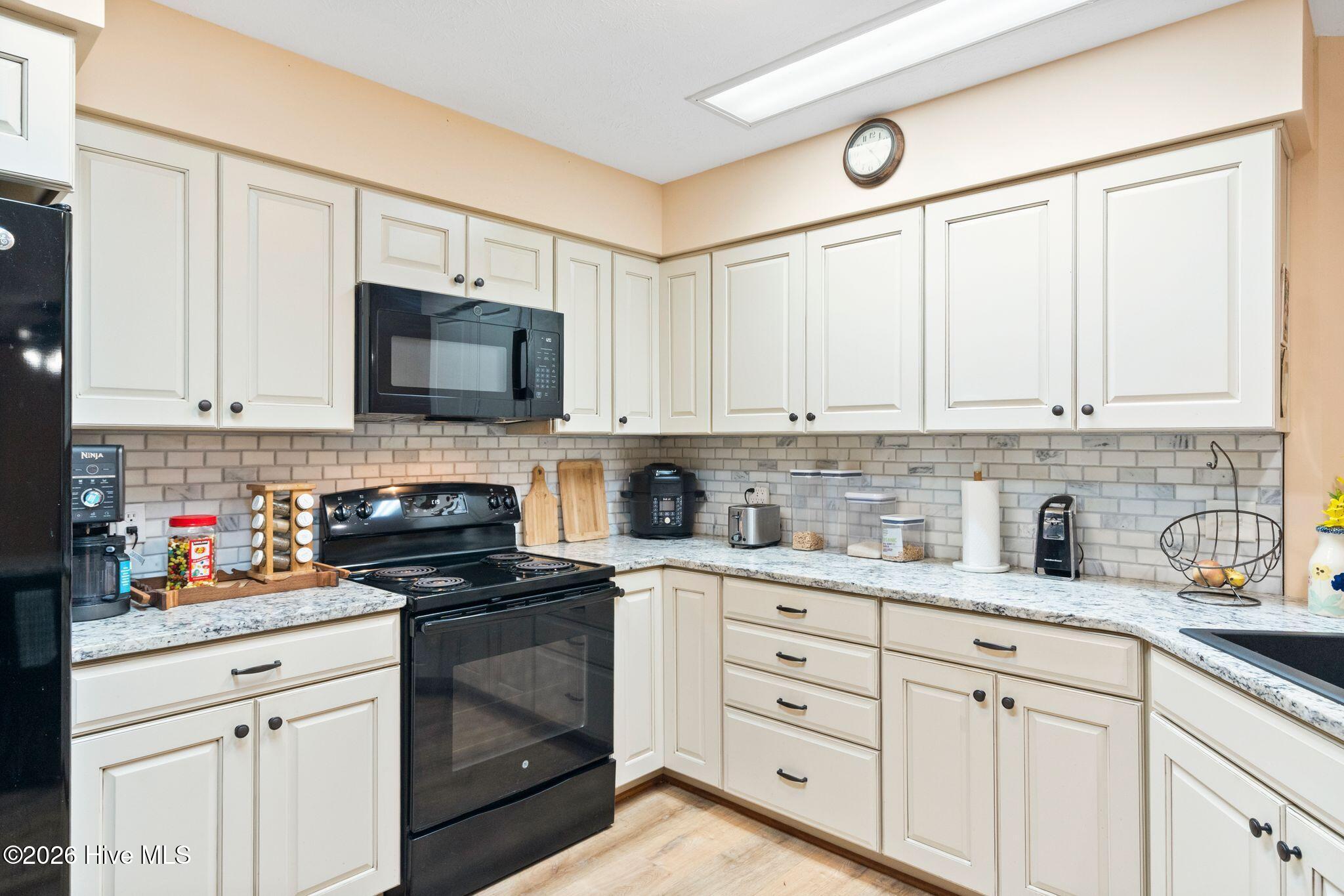 6 Sage Court Property Photo 28