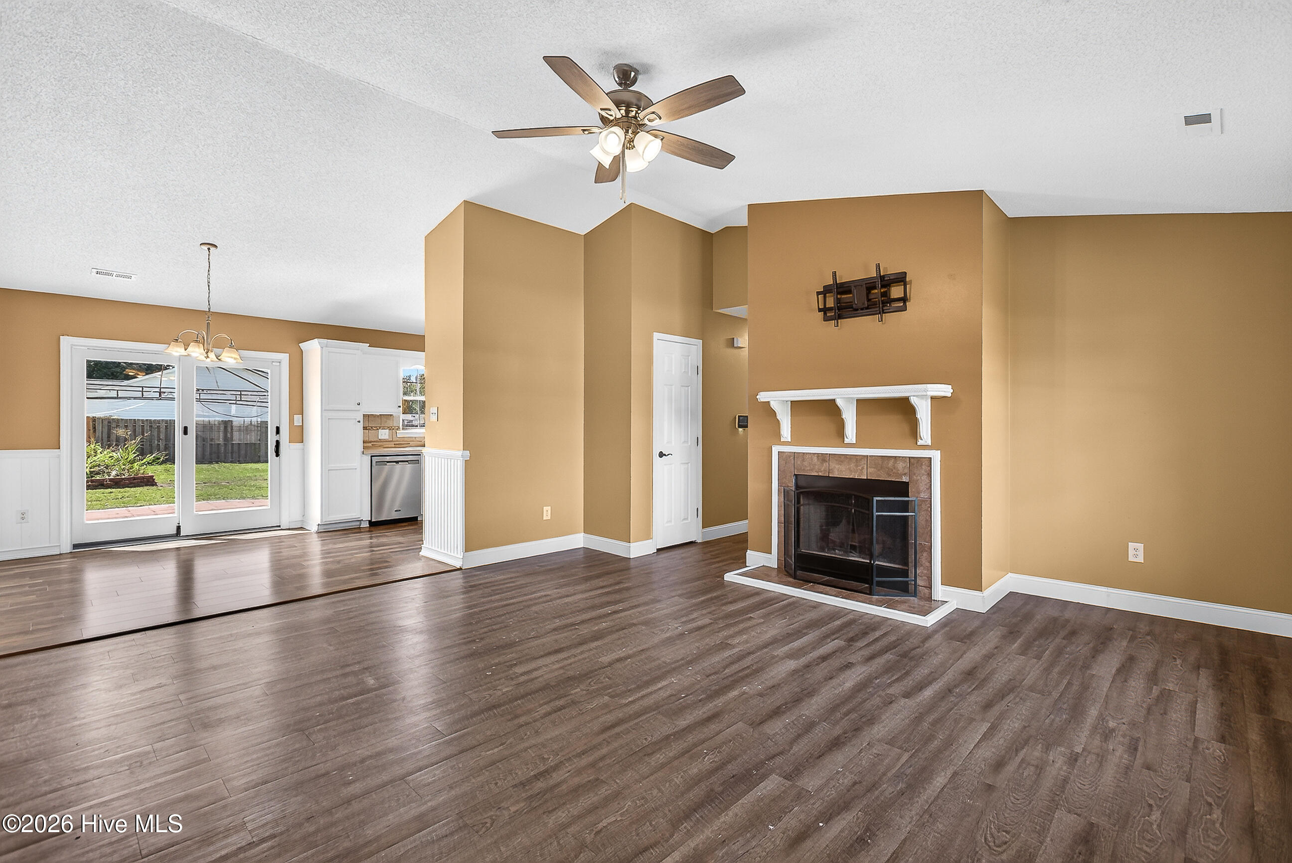 301 Parkton Drive Property Photo 8