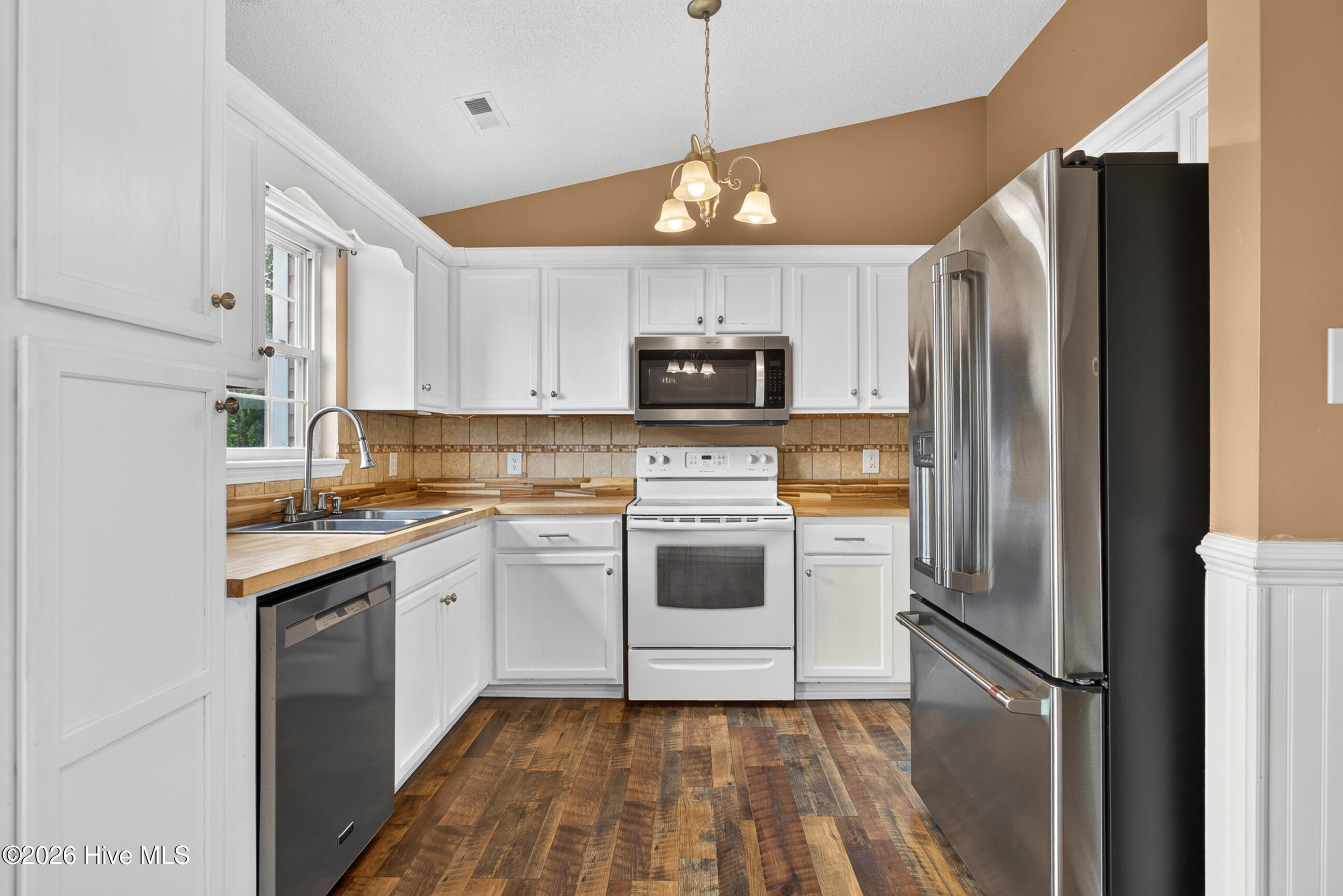 301 Parkton Drive Property Photo 12