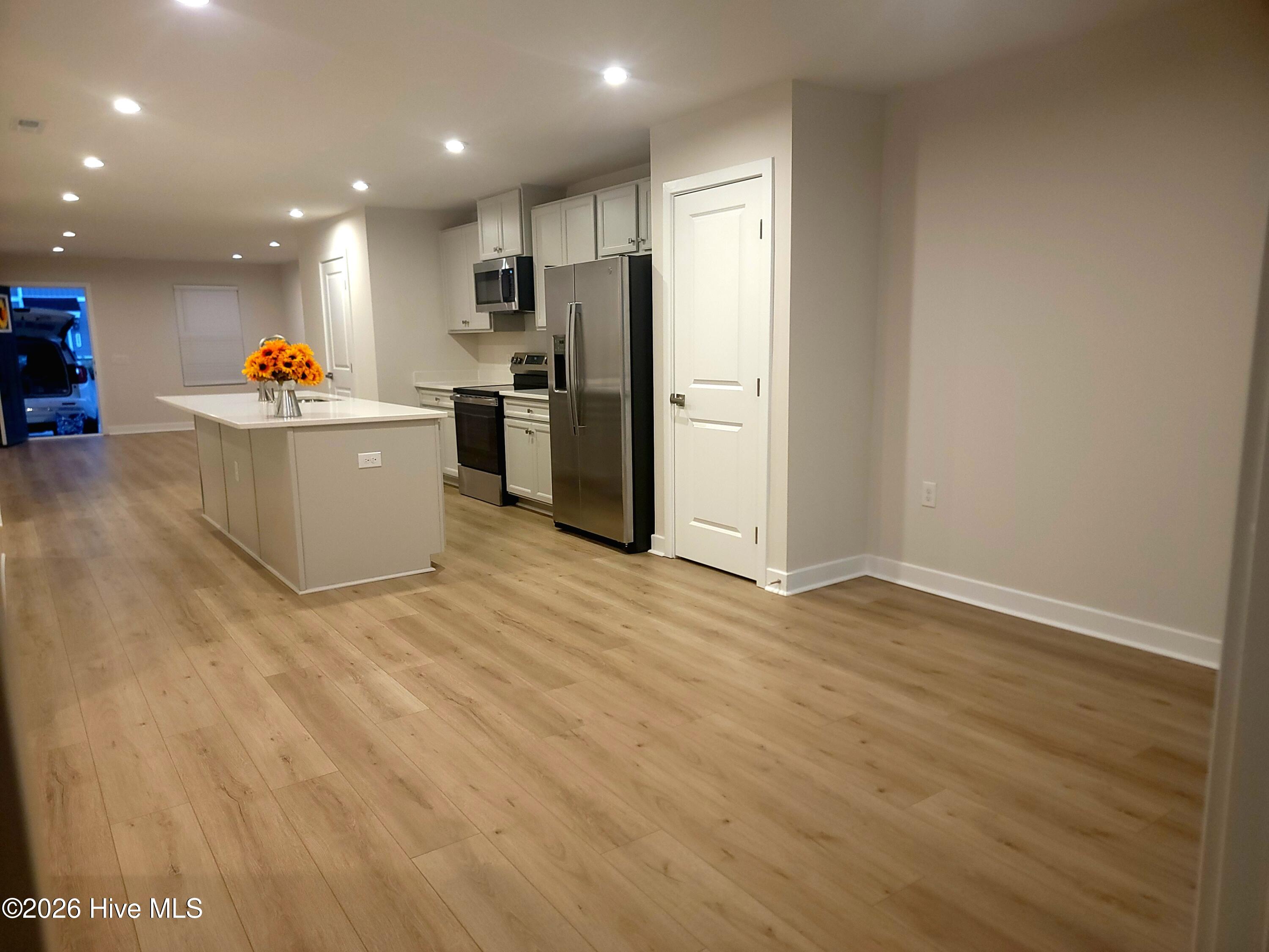 2084 Parow Lane Nw E Property Photo 7