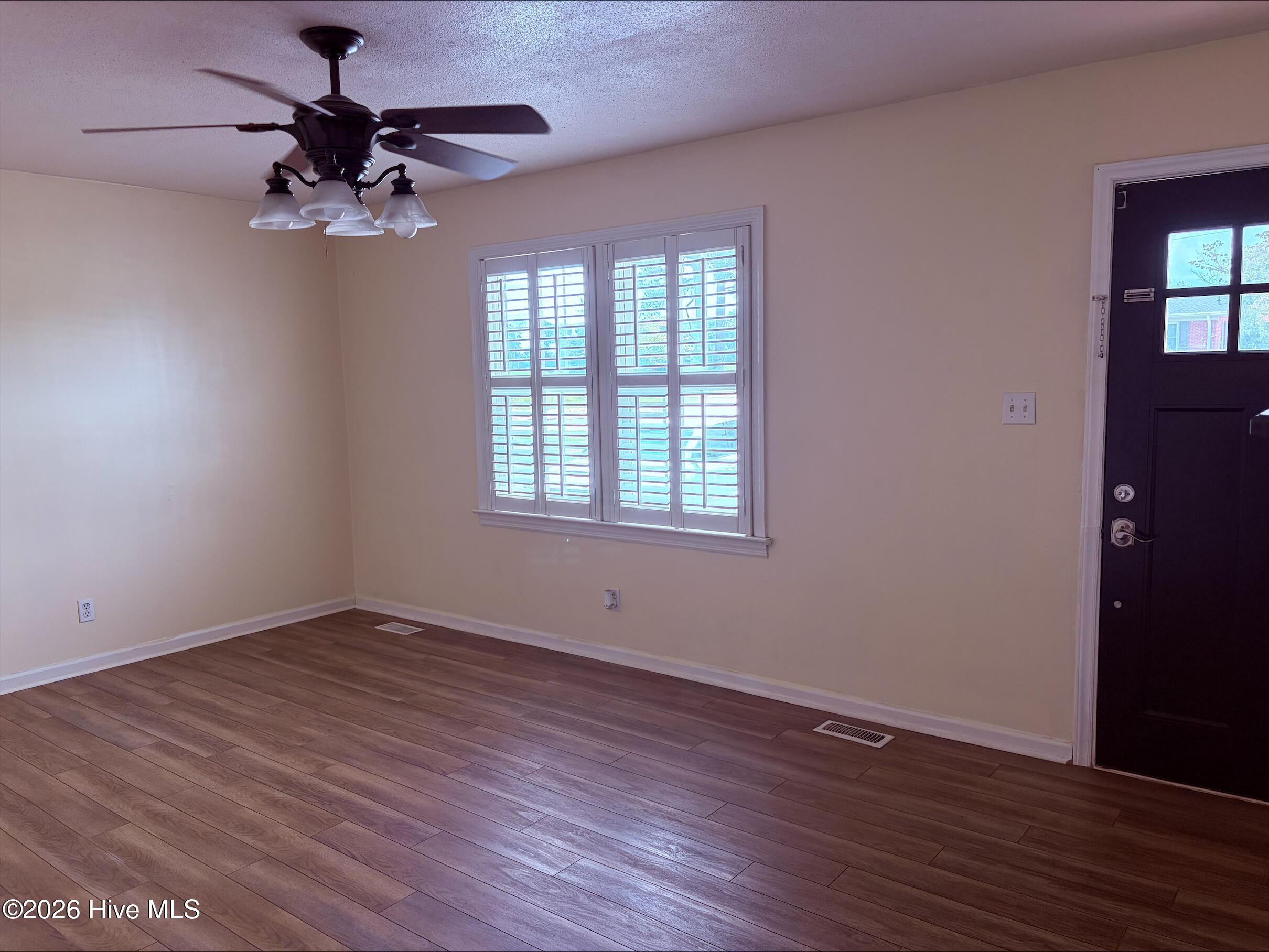 2103 Hilltop Lane Property Photo 7