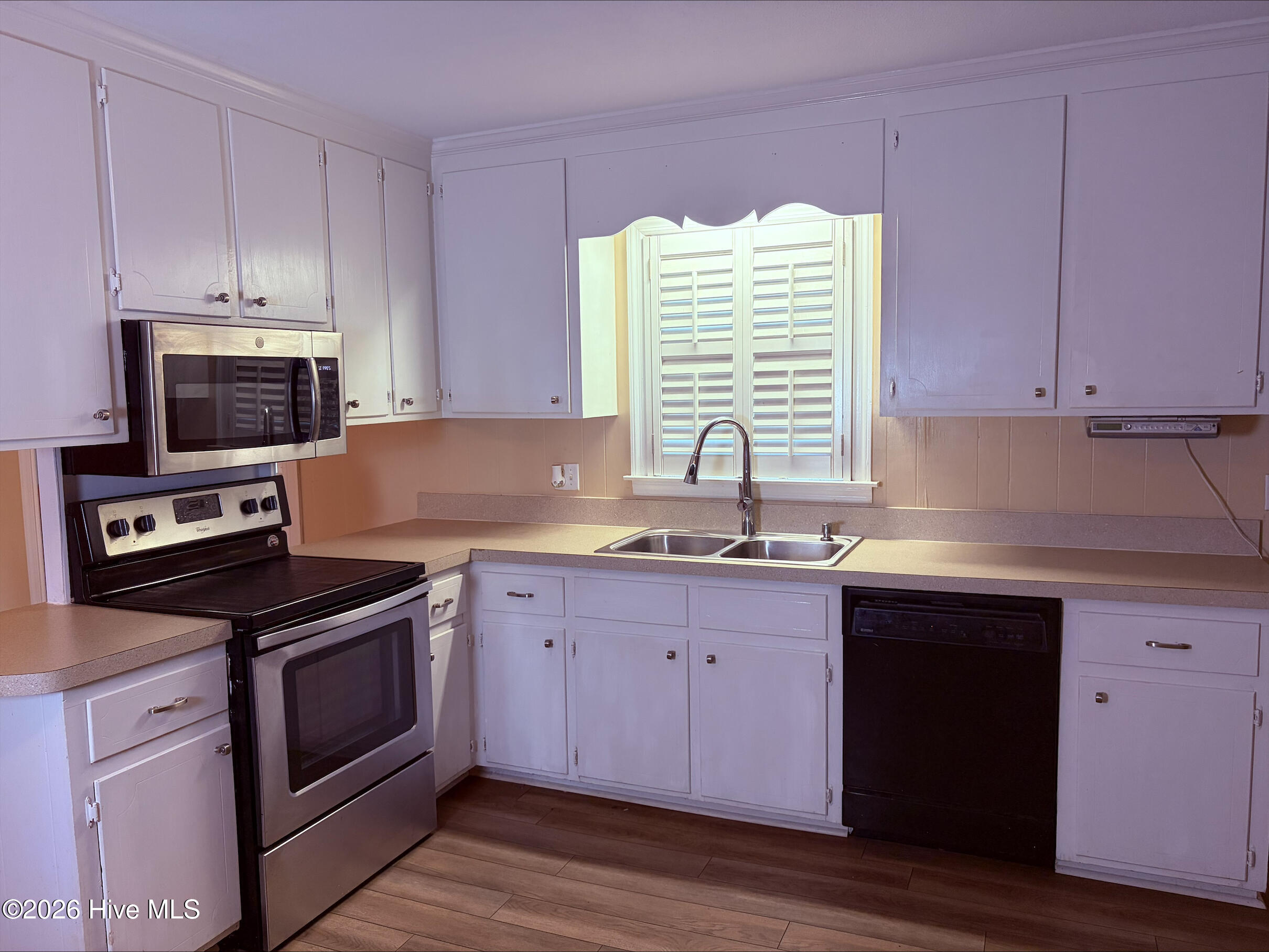 2103 Hilltop Lane Property Photo 9