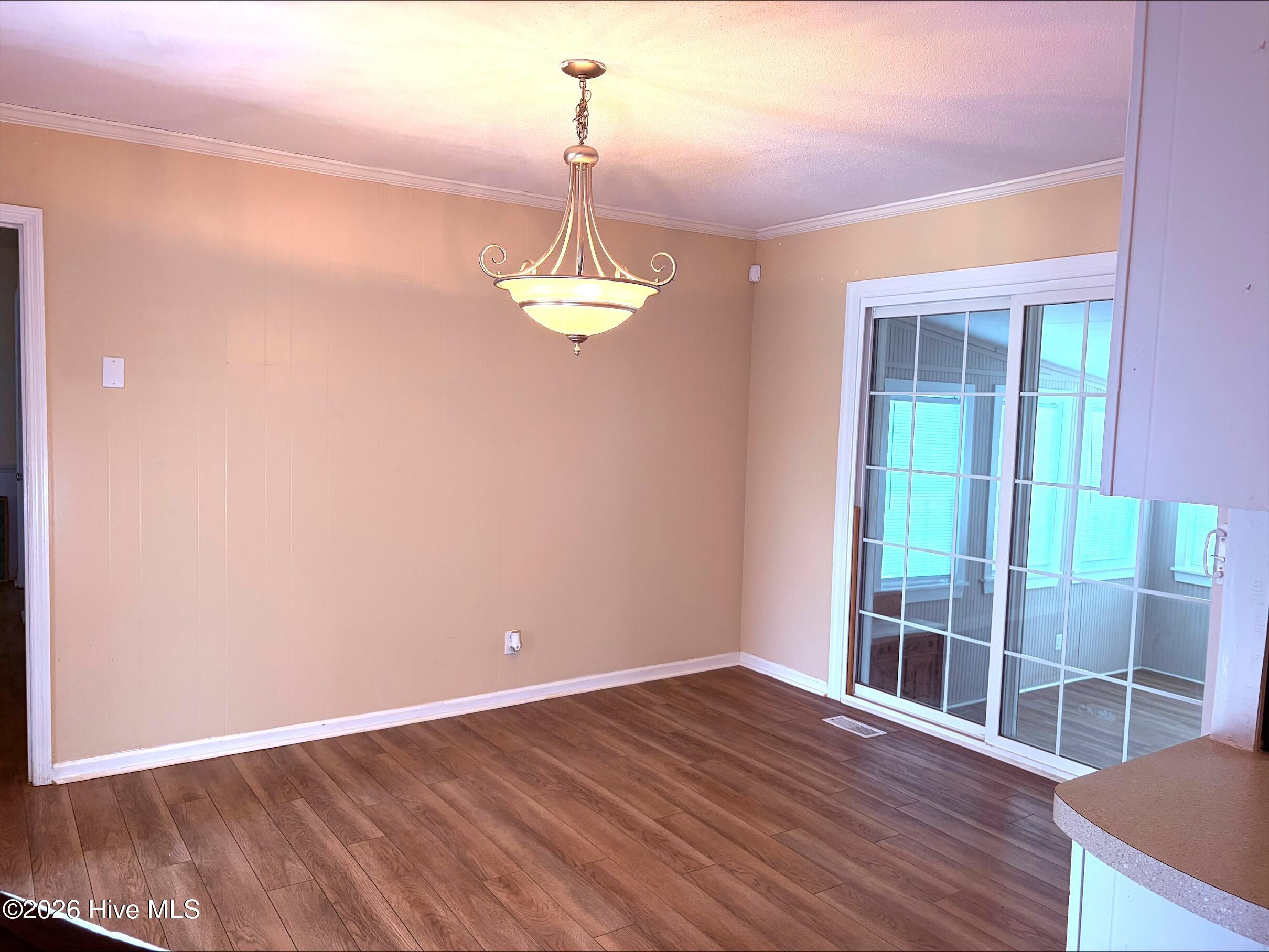 2103 Hilltop Lane Property Photo 11