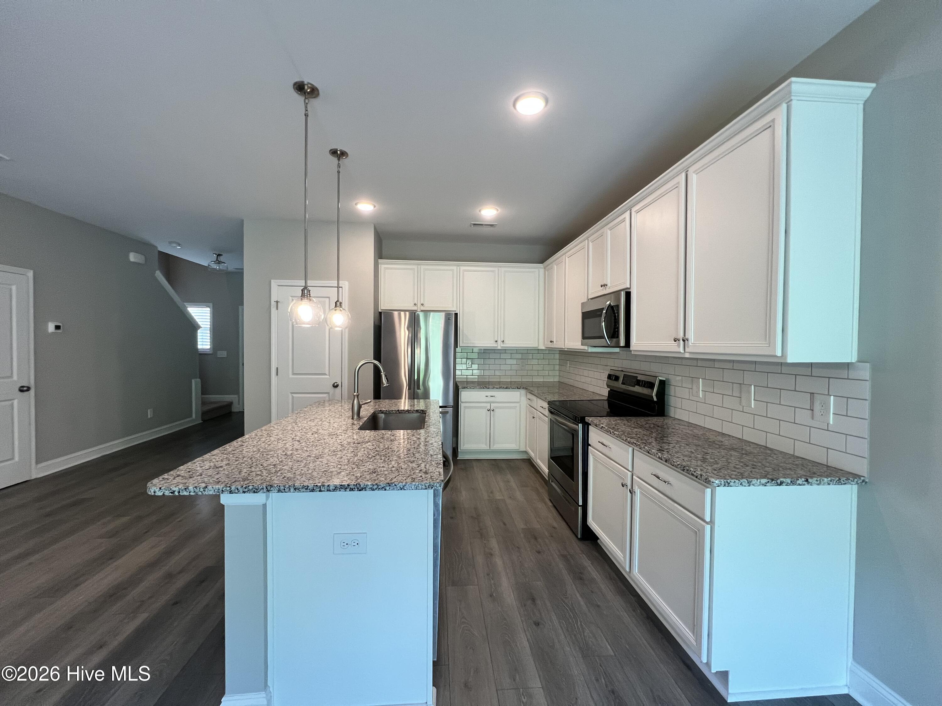 1513 Grey Cliff Property Photo 2