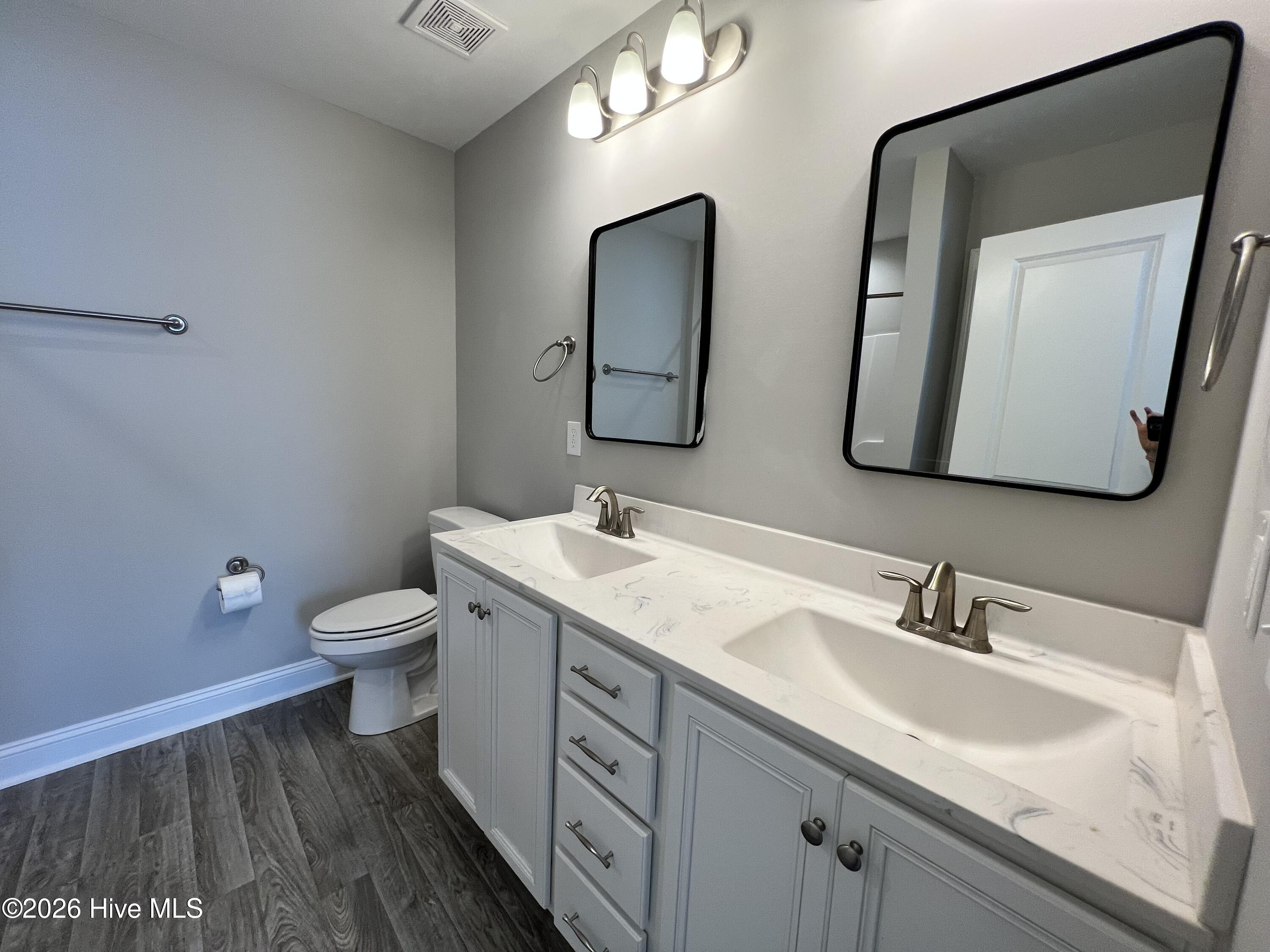 1513 Grey Cliff Property Photo 11
