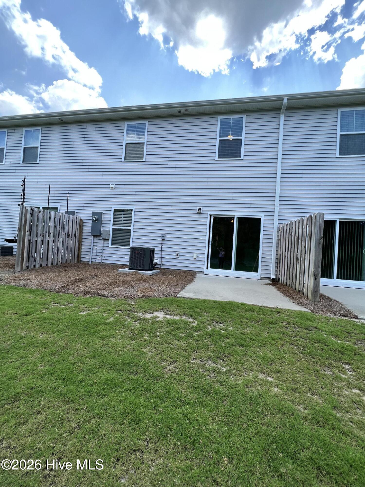 1513 Grey Cliff Property Photo 12