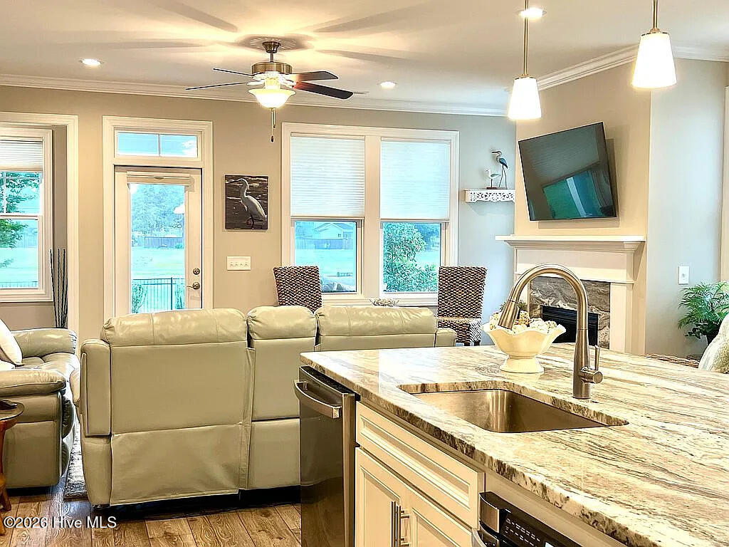 106 Sailor Sky Way Property Photo 9