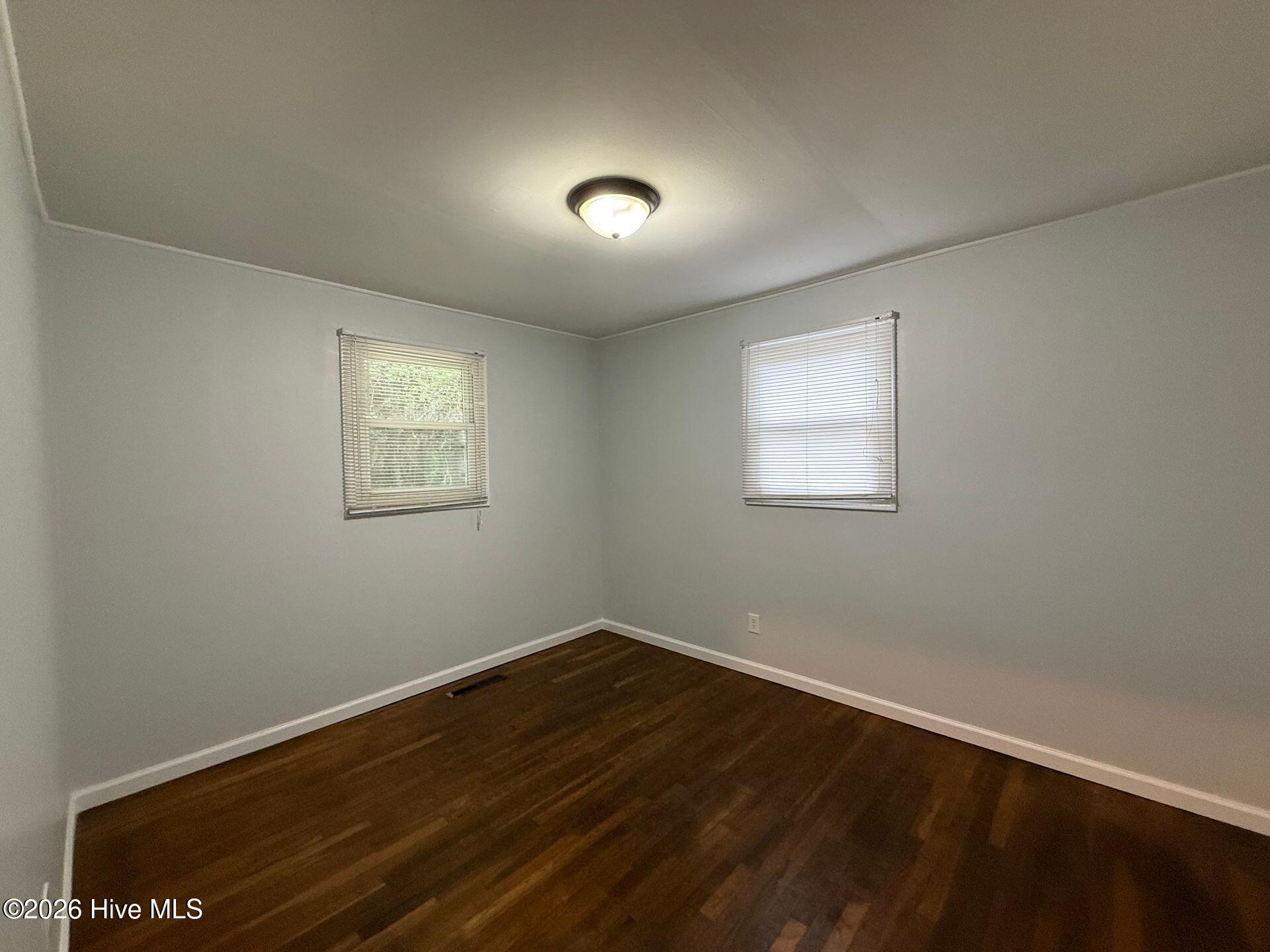 515 Oak Lane Property Photo 6
