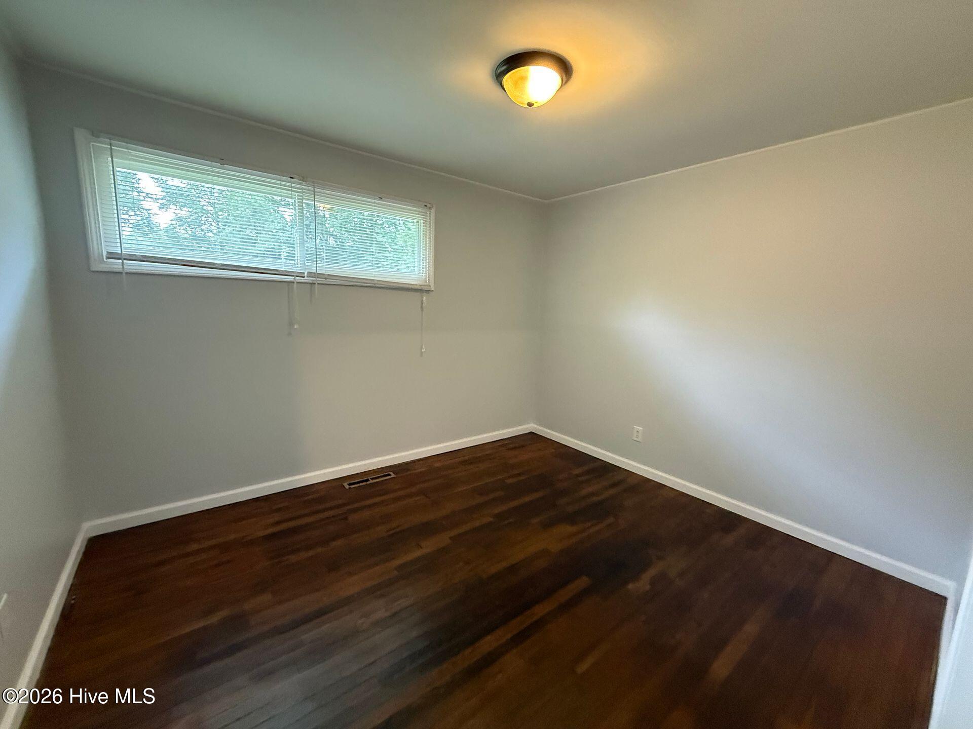 515 Oak Lane Property Photo 7