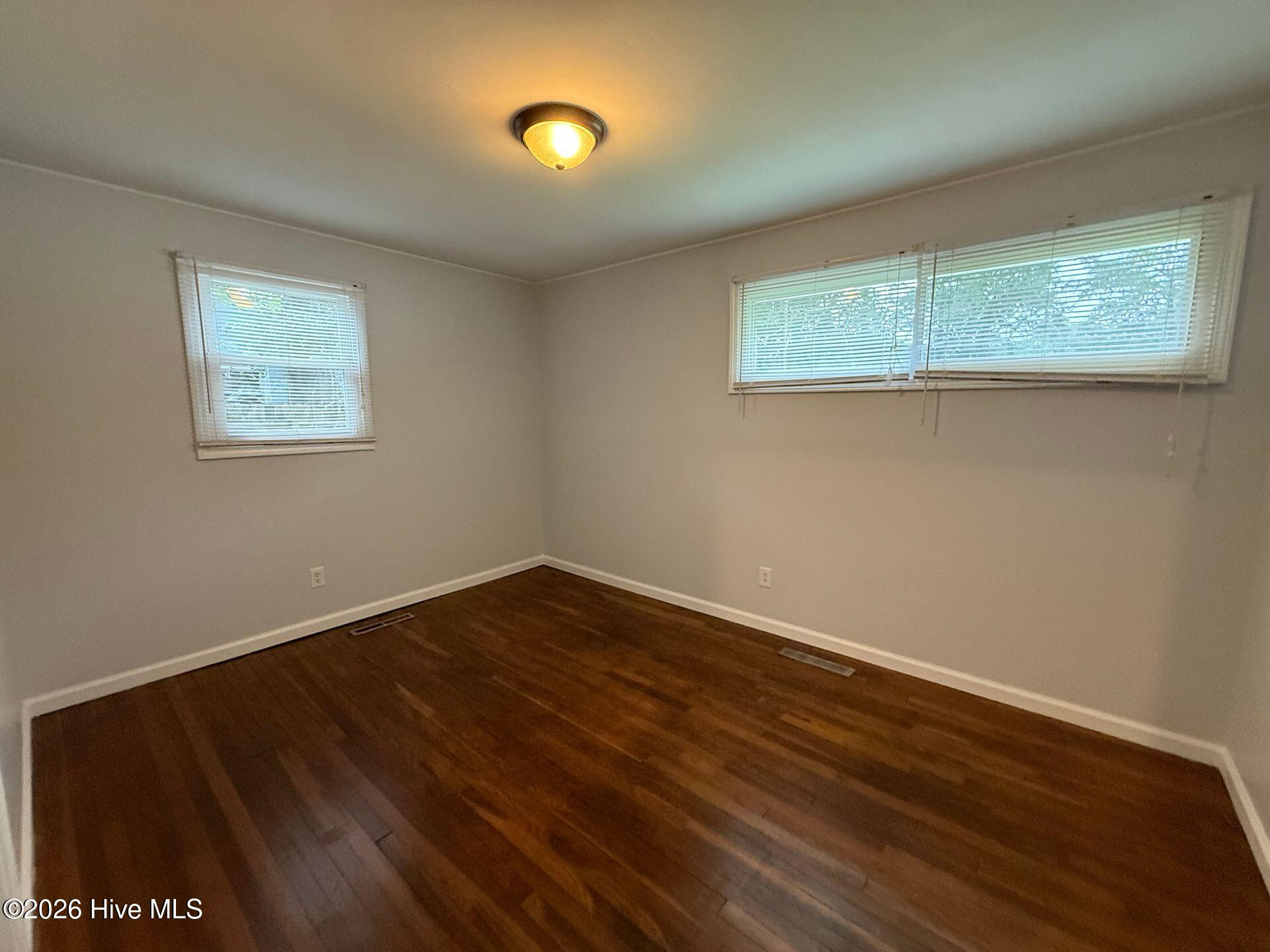 515 Oak Lane Property Photo 9
