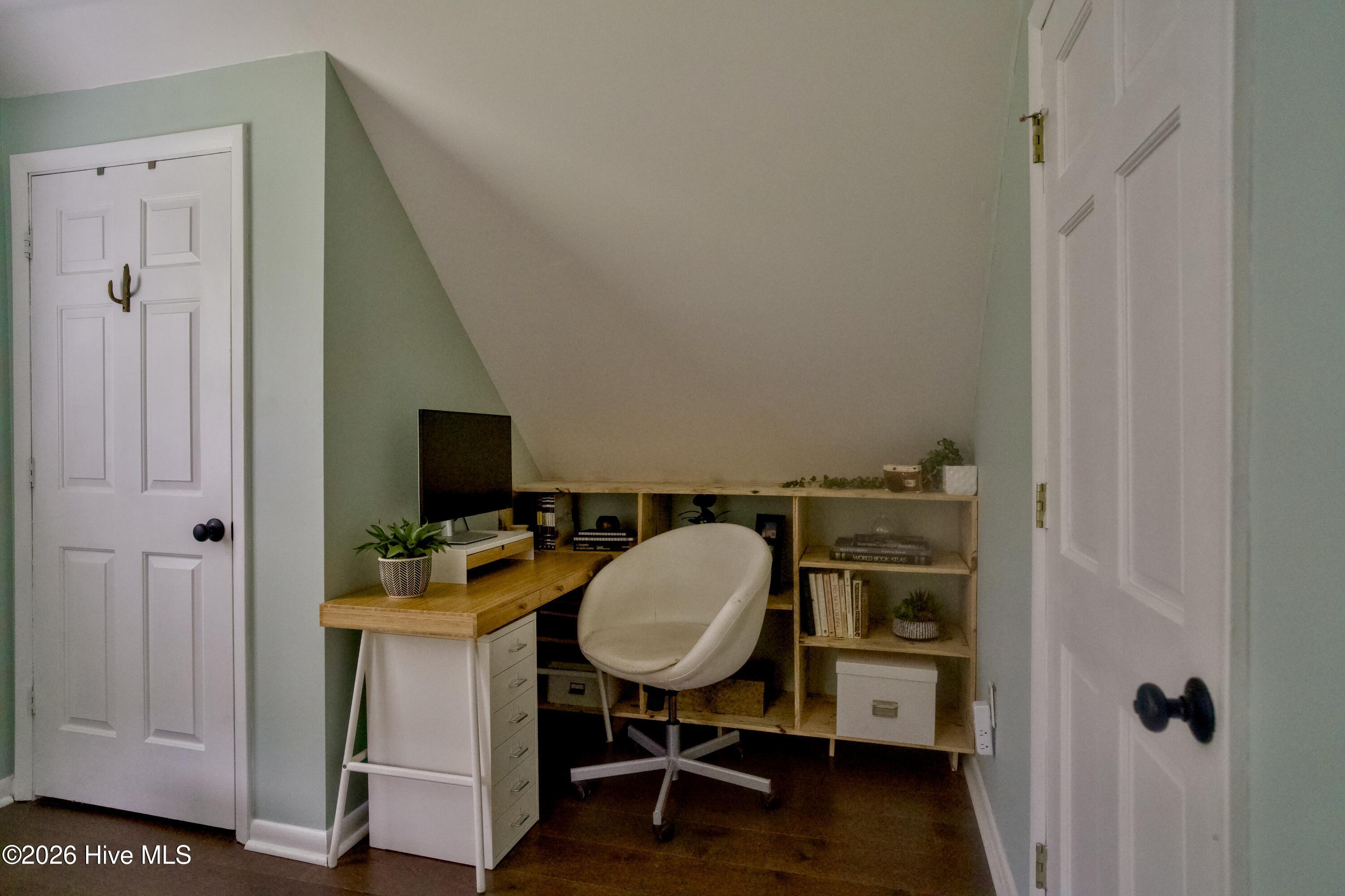 3912 Borough Road Property Photo 22