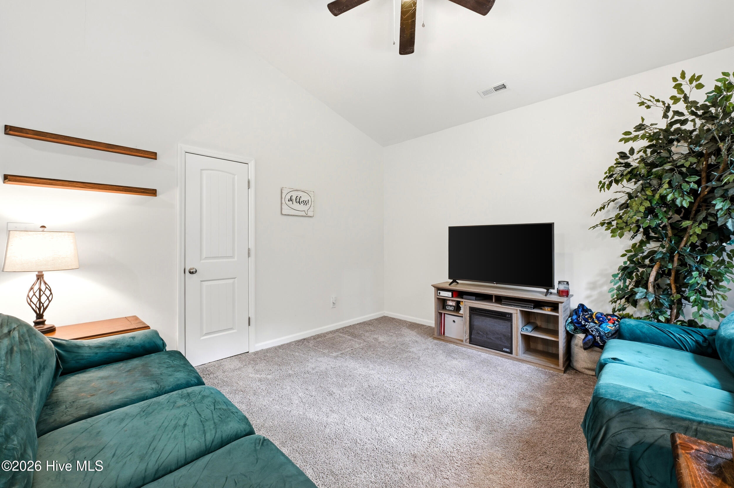 446 Pond Road Property Photo 6