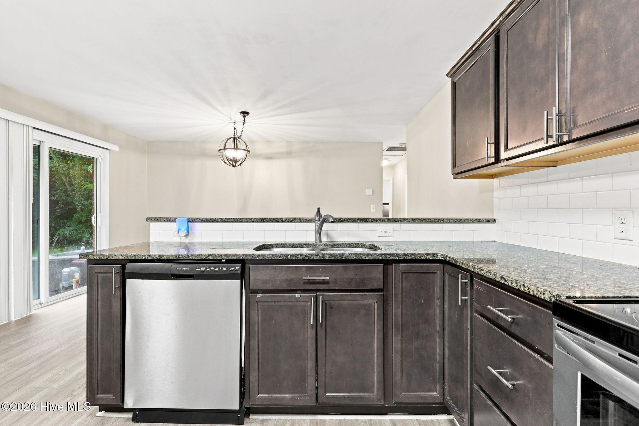 106 Stratford Road Property Photo 23
